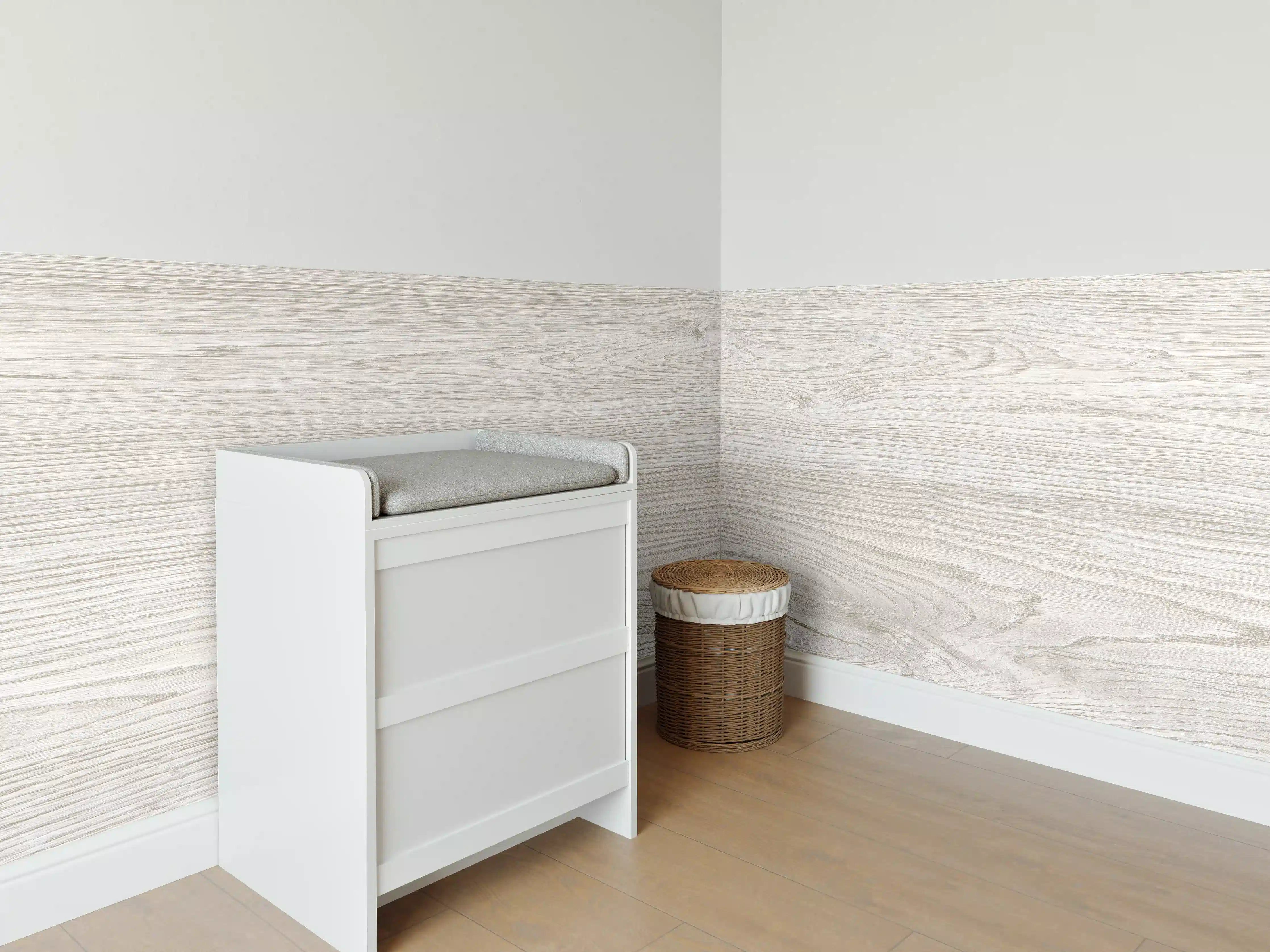Babyzimmer Wandgestaltung - Helles Eichenholz