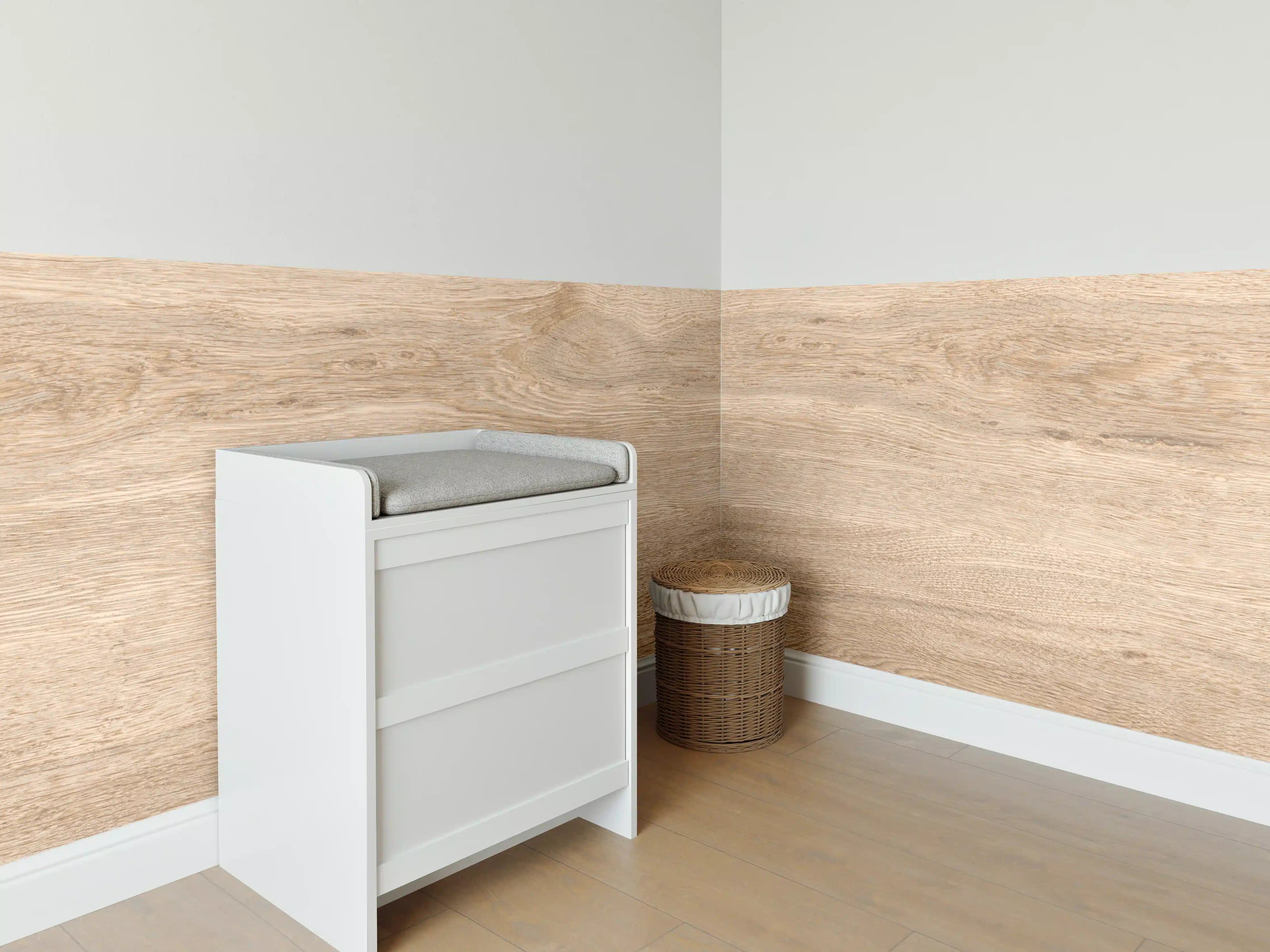 Babyzimmer Wandgestaltung - Helles trockenes Holz