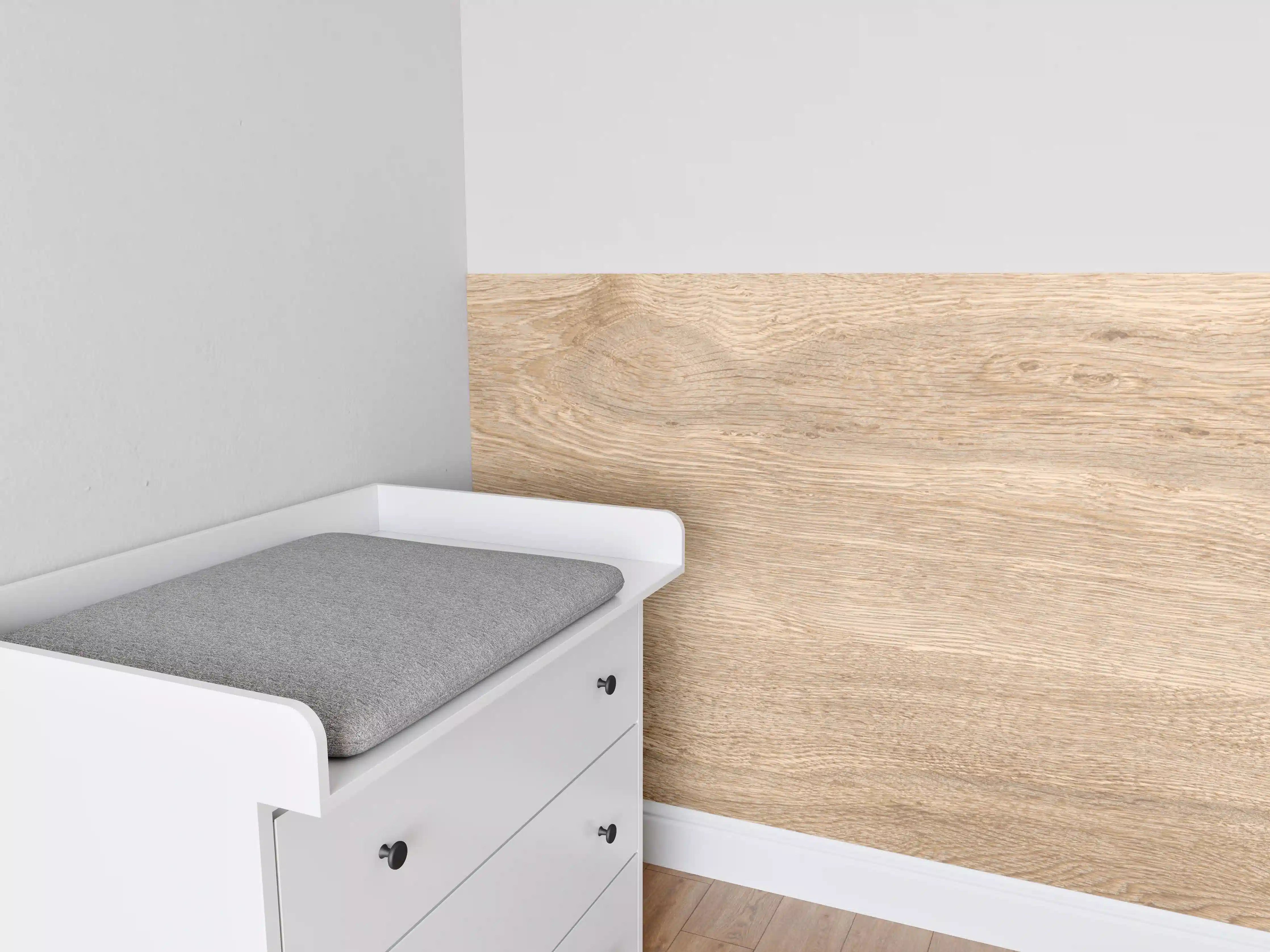 Babyzimmer Wandgestaltung - Helles trockenes Holz