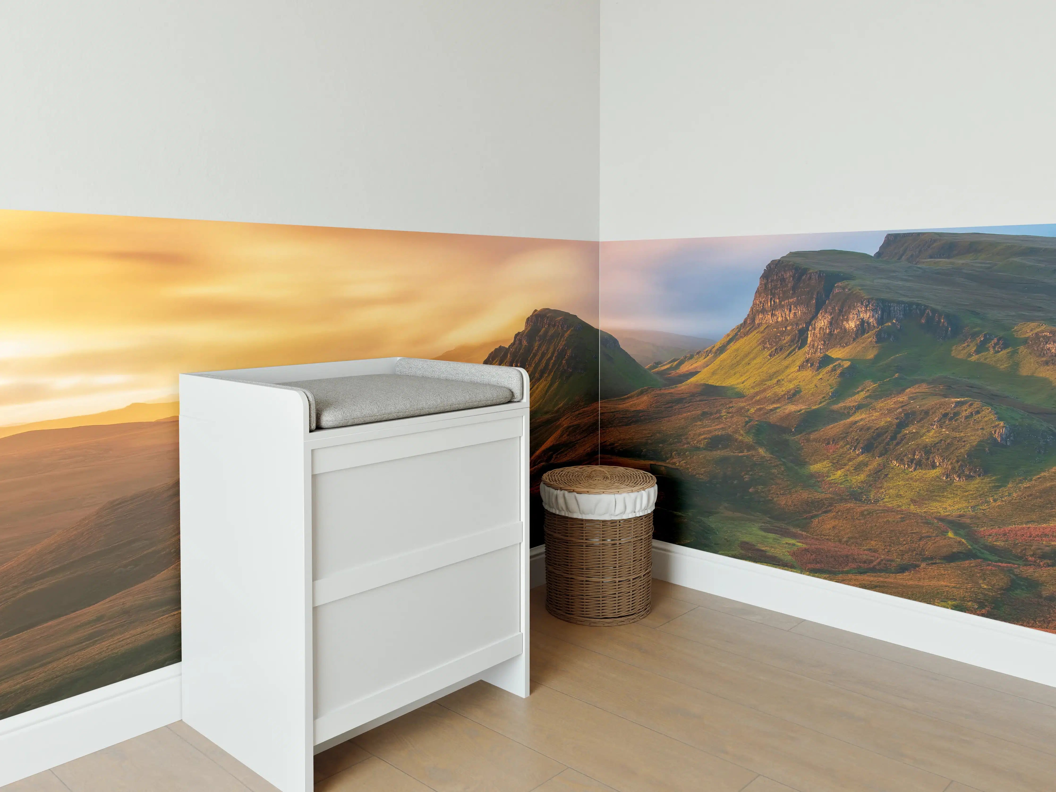 Babyzimmer Wandgestaltung - Herbstliche Highland-Landschaft