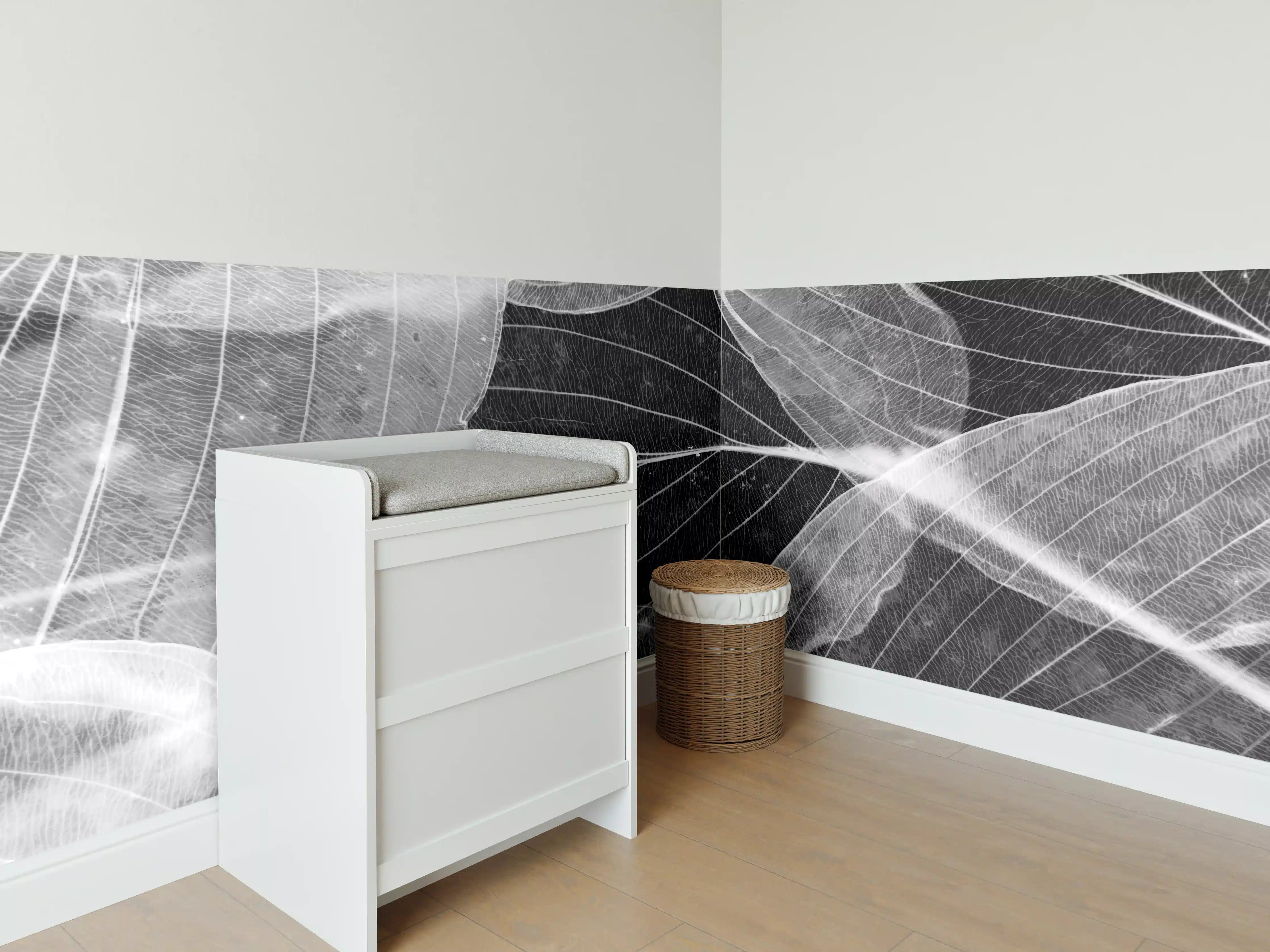 Babyzimmer Wandgestaltung - Herbstliches Blatt Schwarz-Weiß Makro