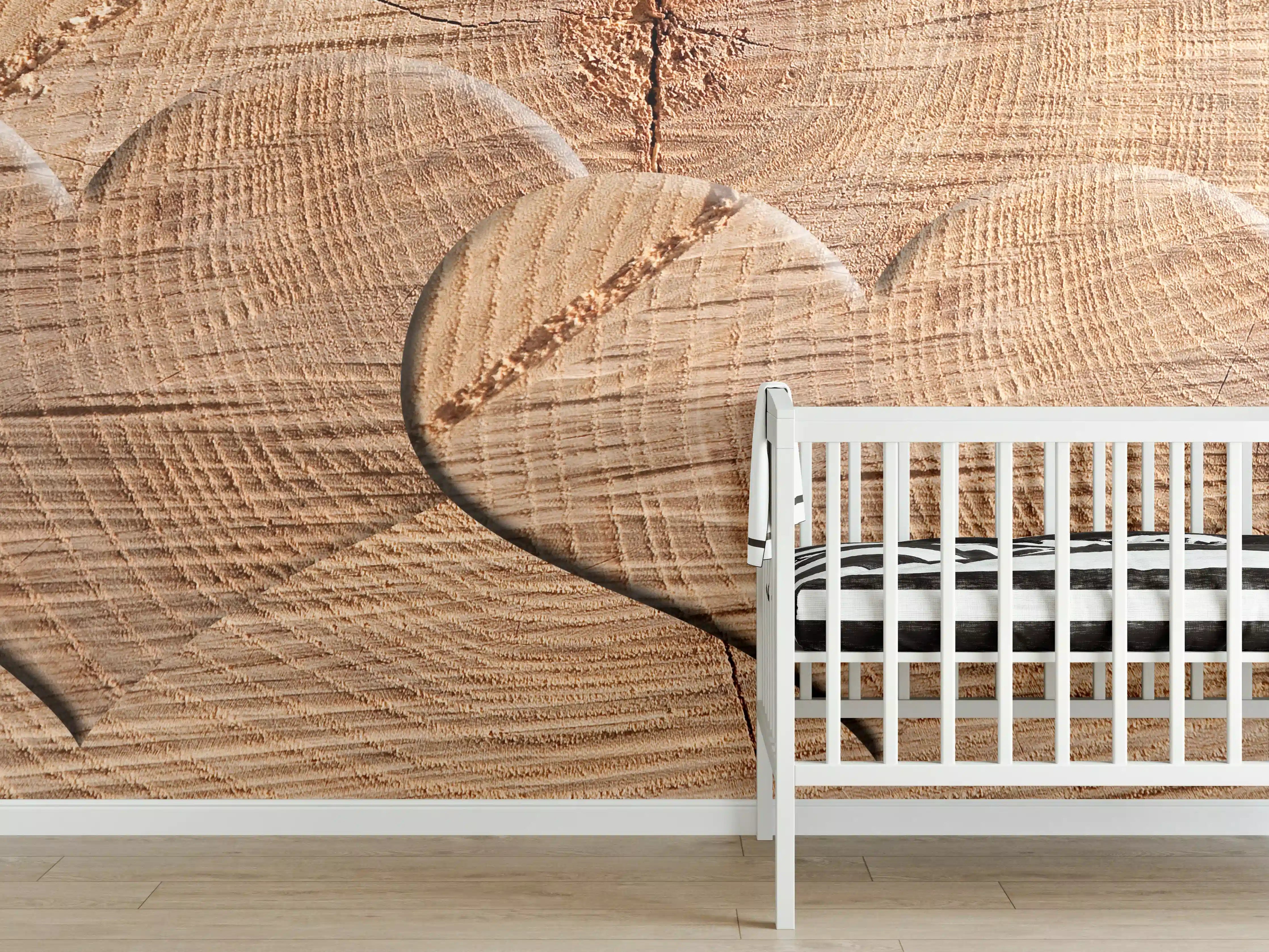 Babyzimmer Wandgestaltung - Herzförmige Holzgravuren auf Naturholz