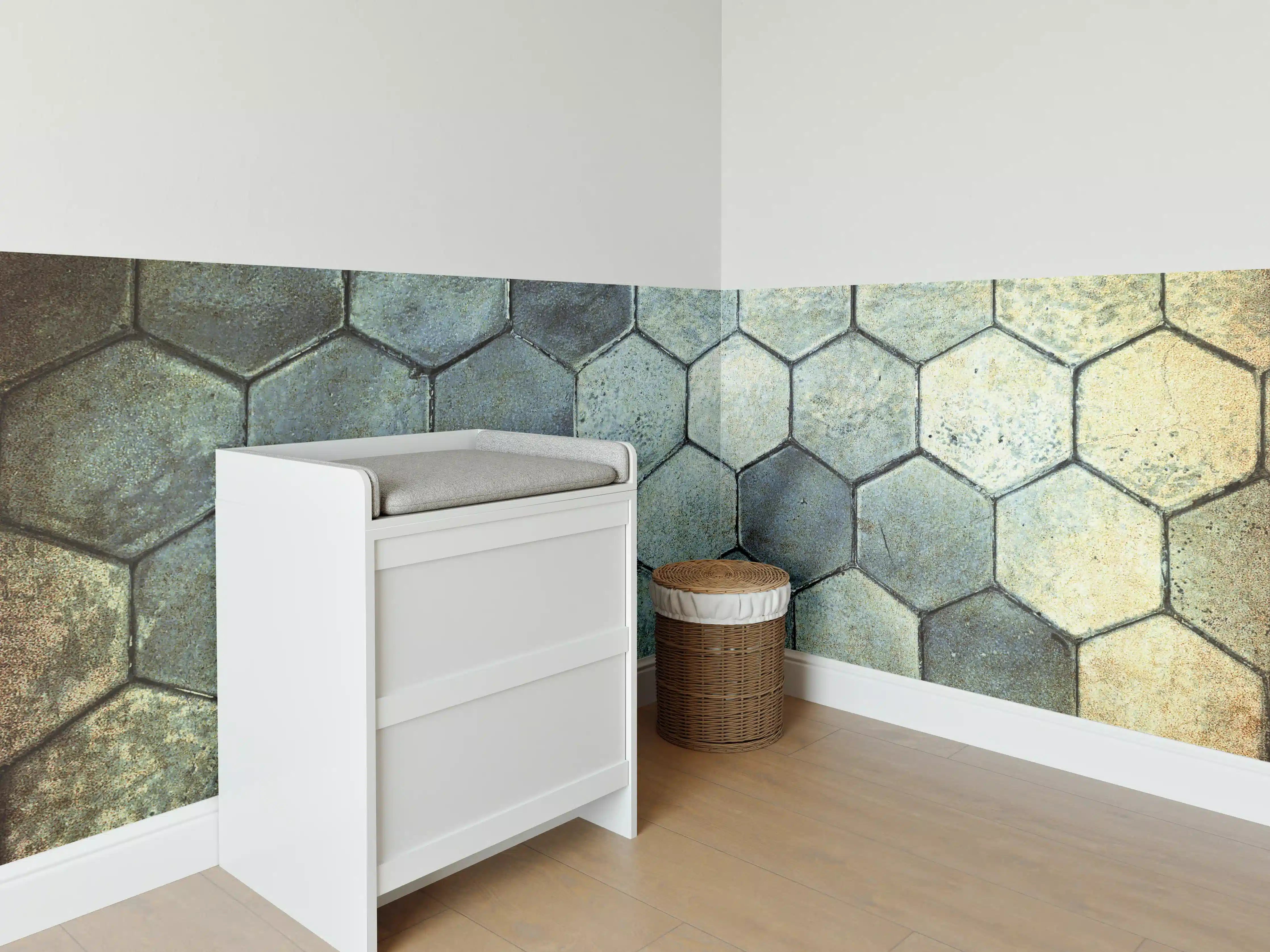 Babyzimmer Wandgestaltung - Hexagon Fliesen in Grau und Beige