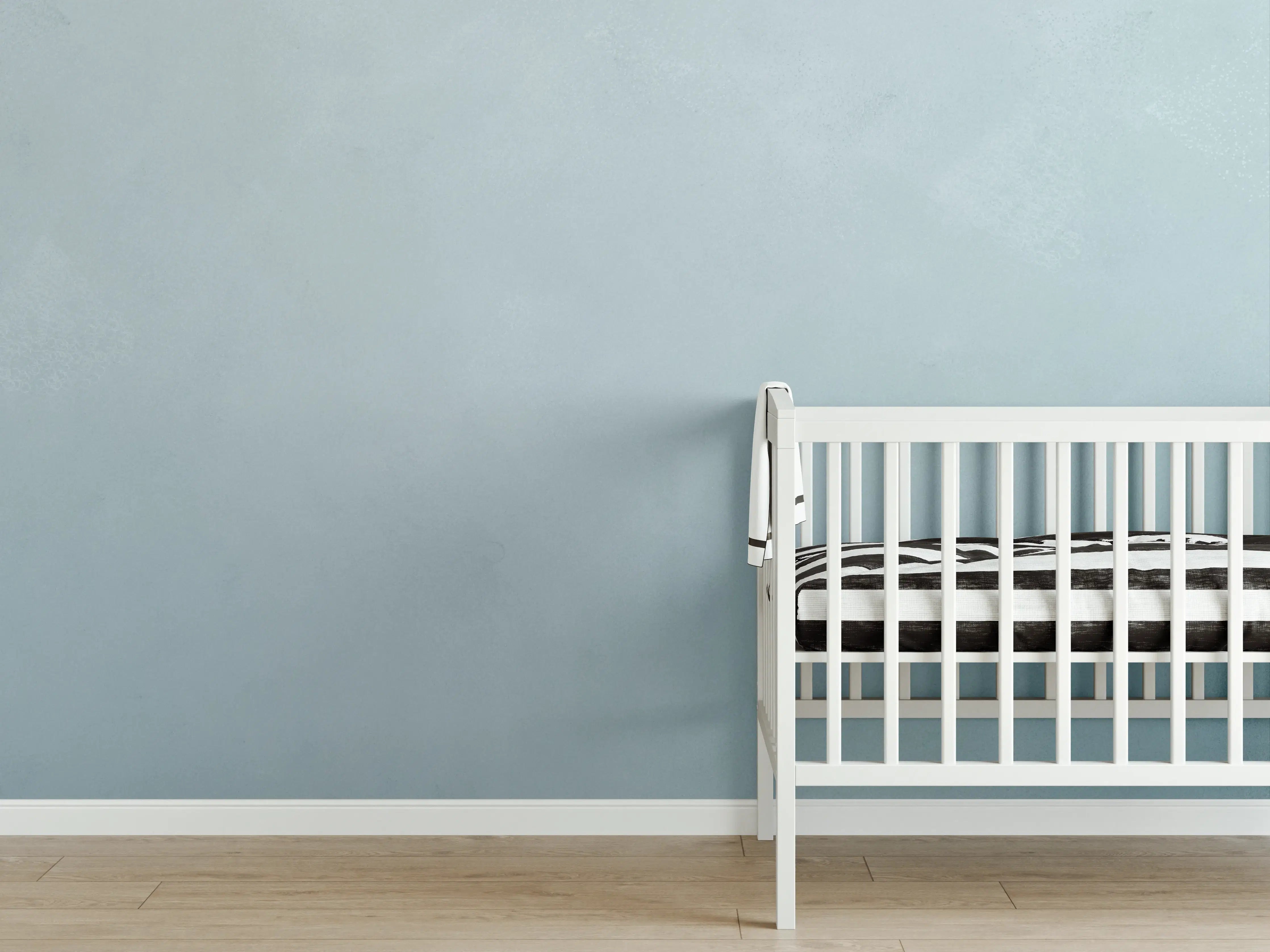 Babyzimmer Wandgestaltung - Himmelblaue Himmeltextur mit leichten Wolken