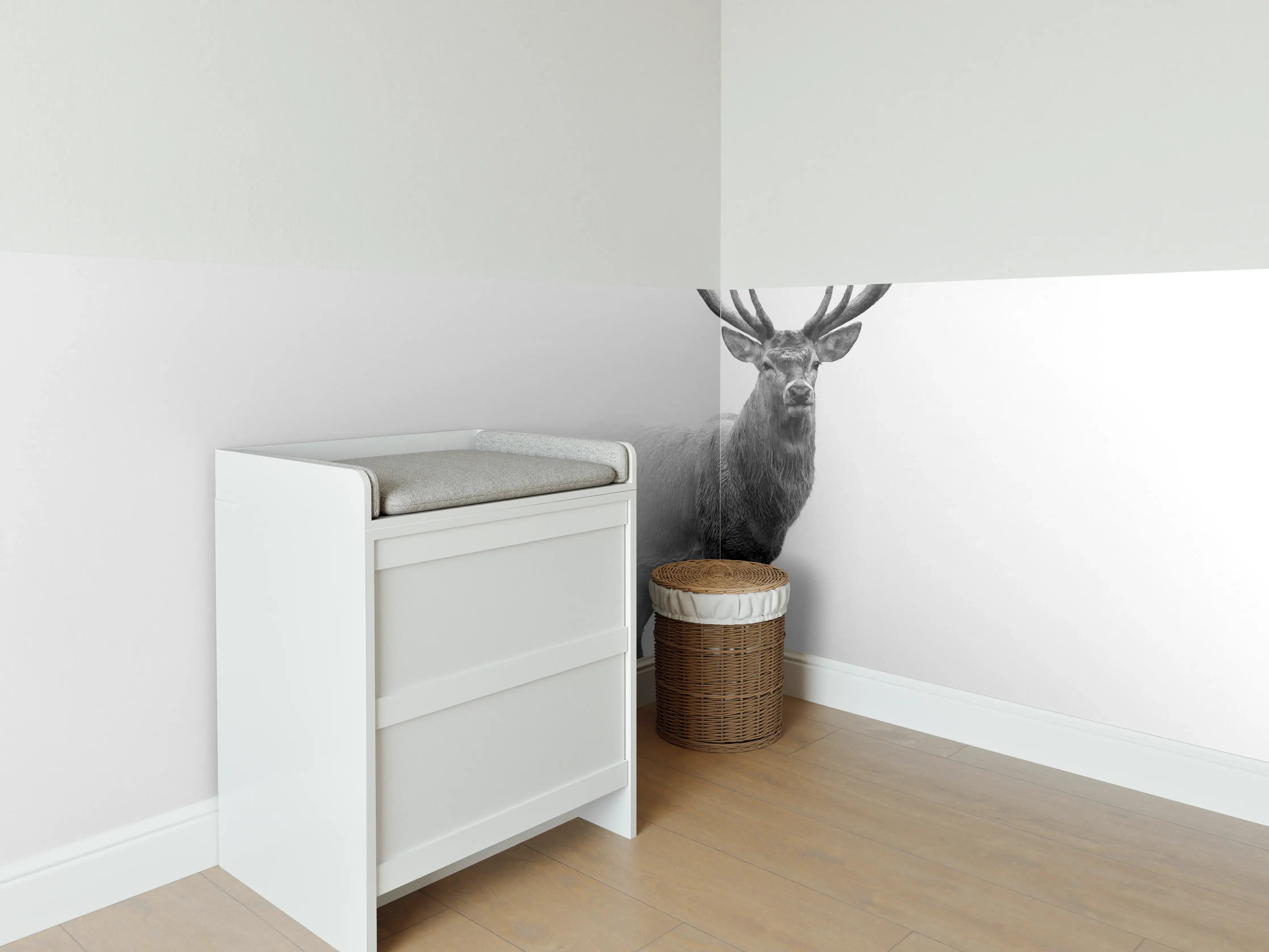 Babyzimmer Wandgestaltung - Hirsch Graustufenbild