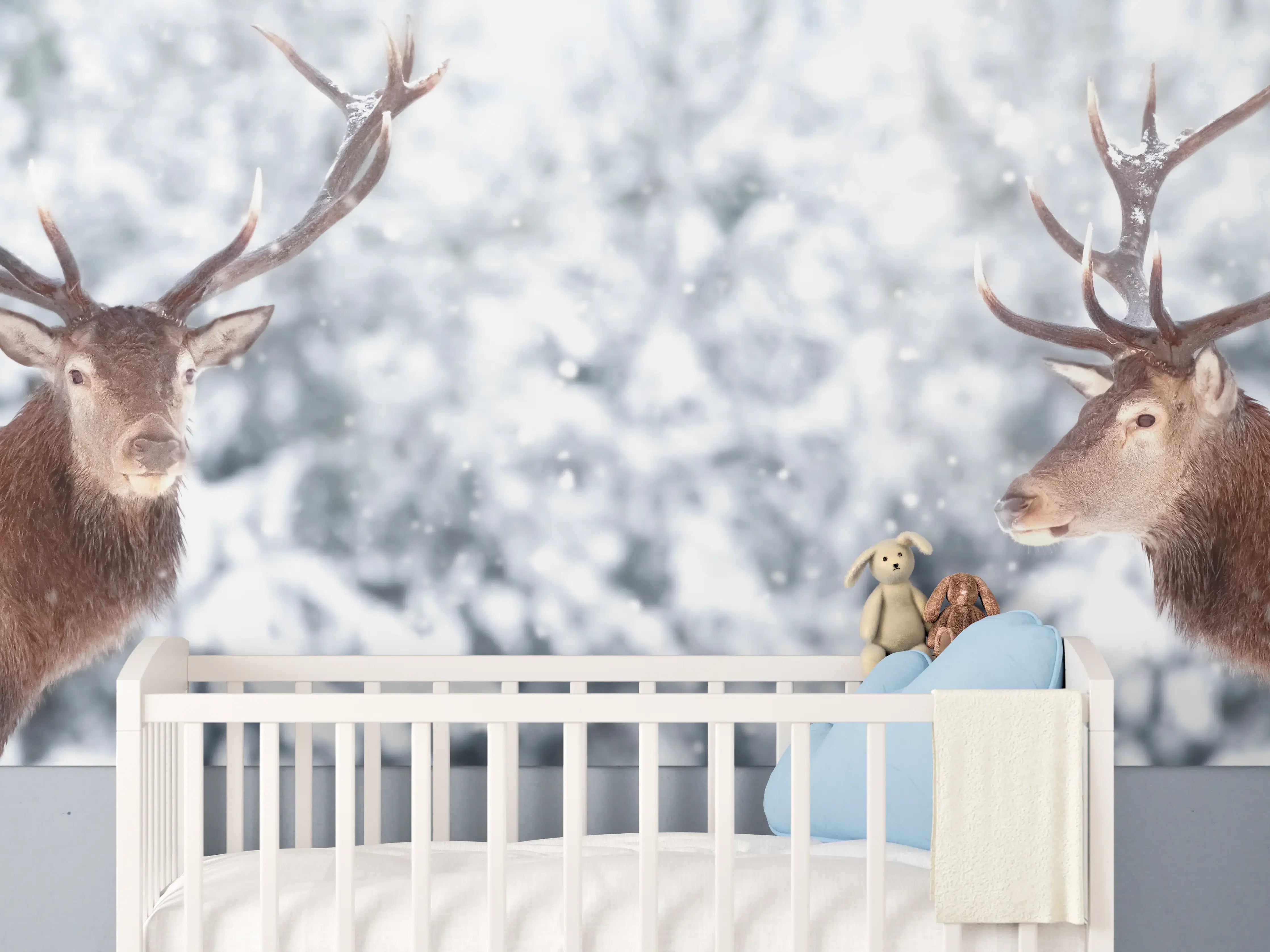 Babyzimmer Wandgestaltung - Hirsch-Paar im Winterwald