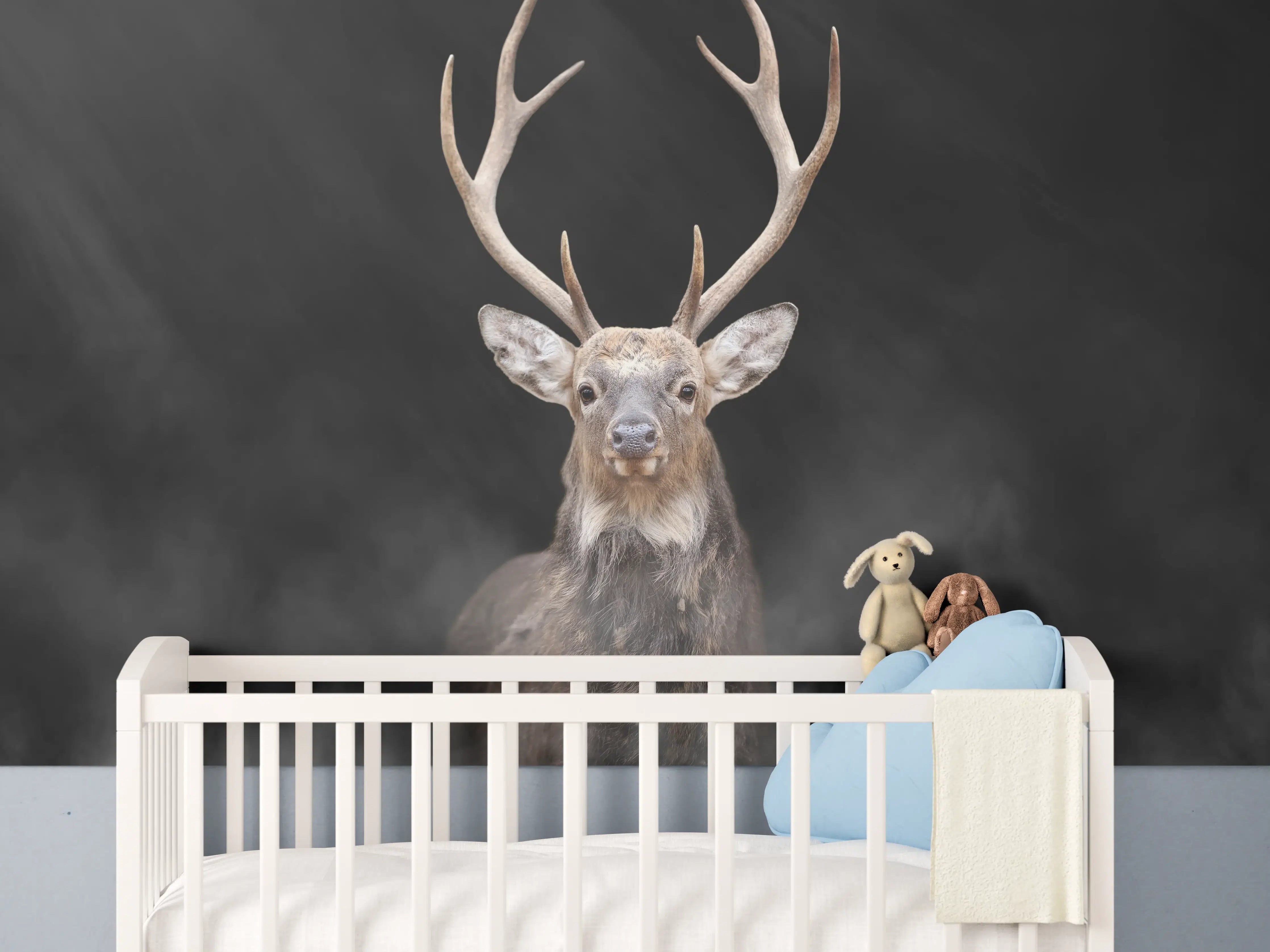 Babyzimmer Wandgestaltung - Hirsch frontal im Nebel
