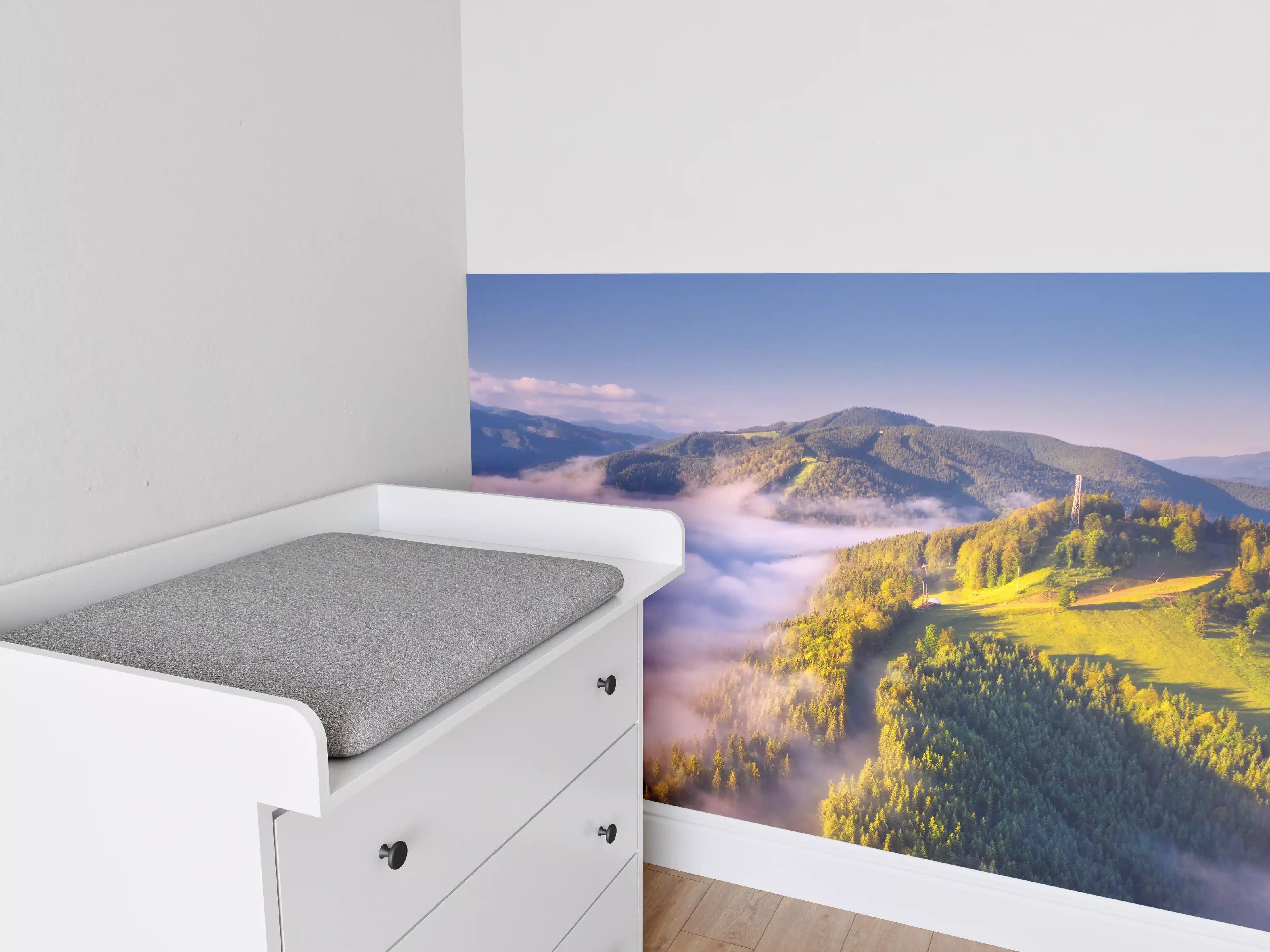 Babyzimmer Wandgestaltung - Hochgebirgs-Landschaft im Morgenlicht