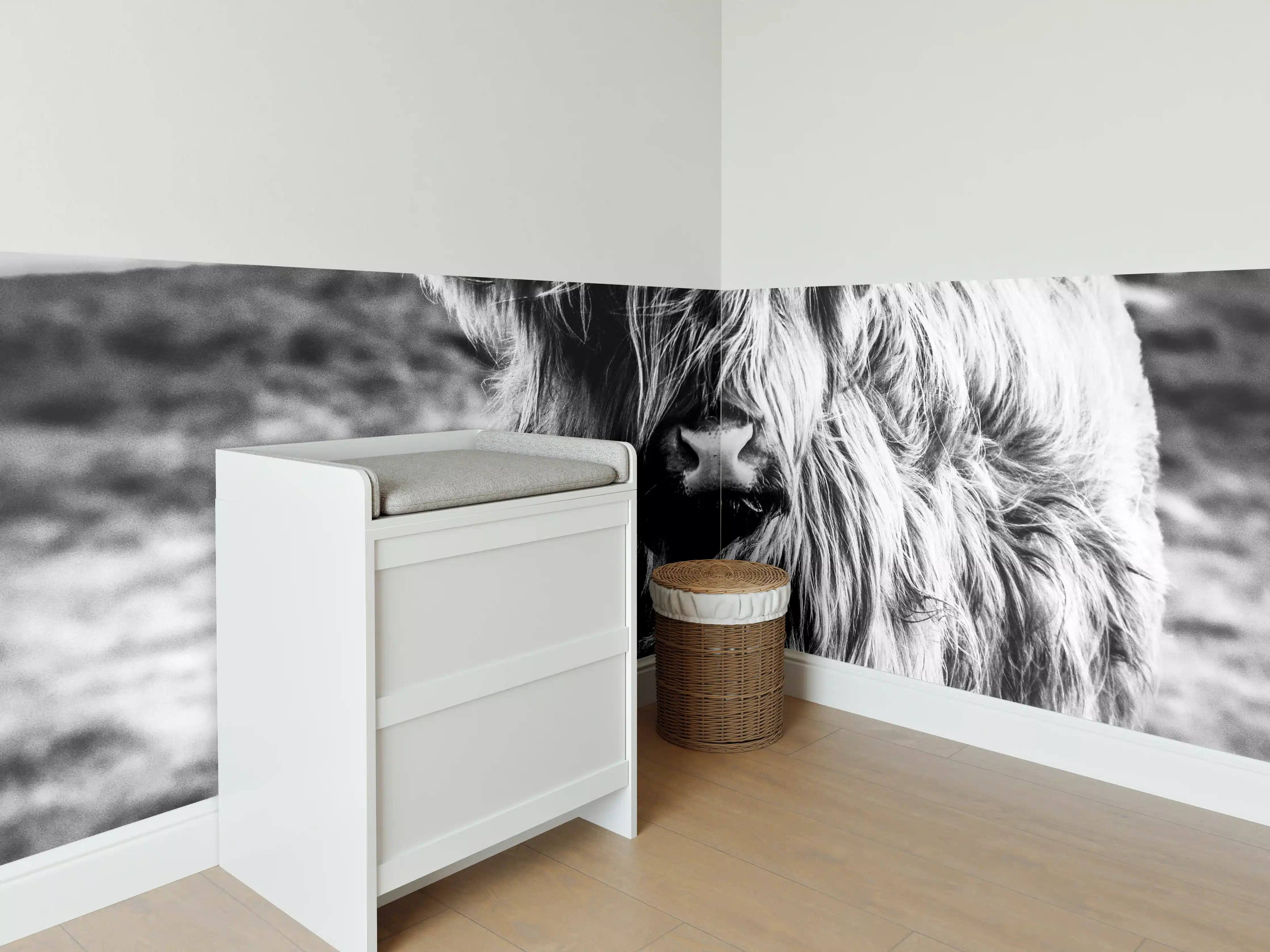 Babyzimmer Wandgestaltung - Hochlandkuh in Schwarz-weiß