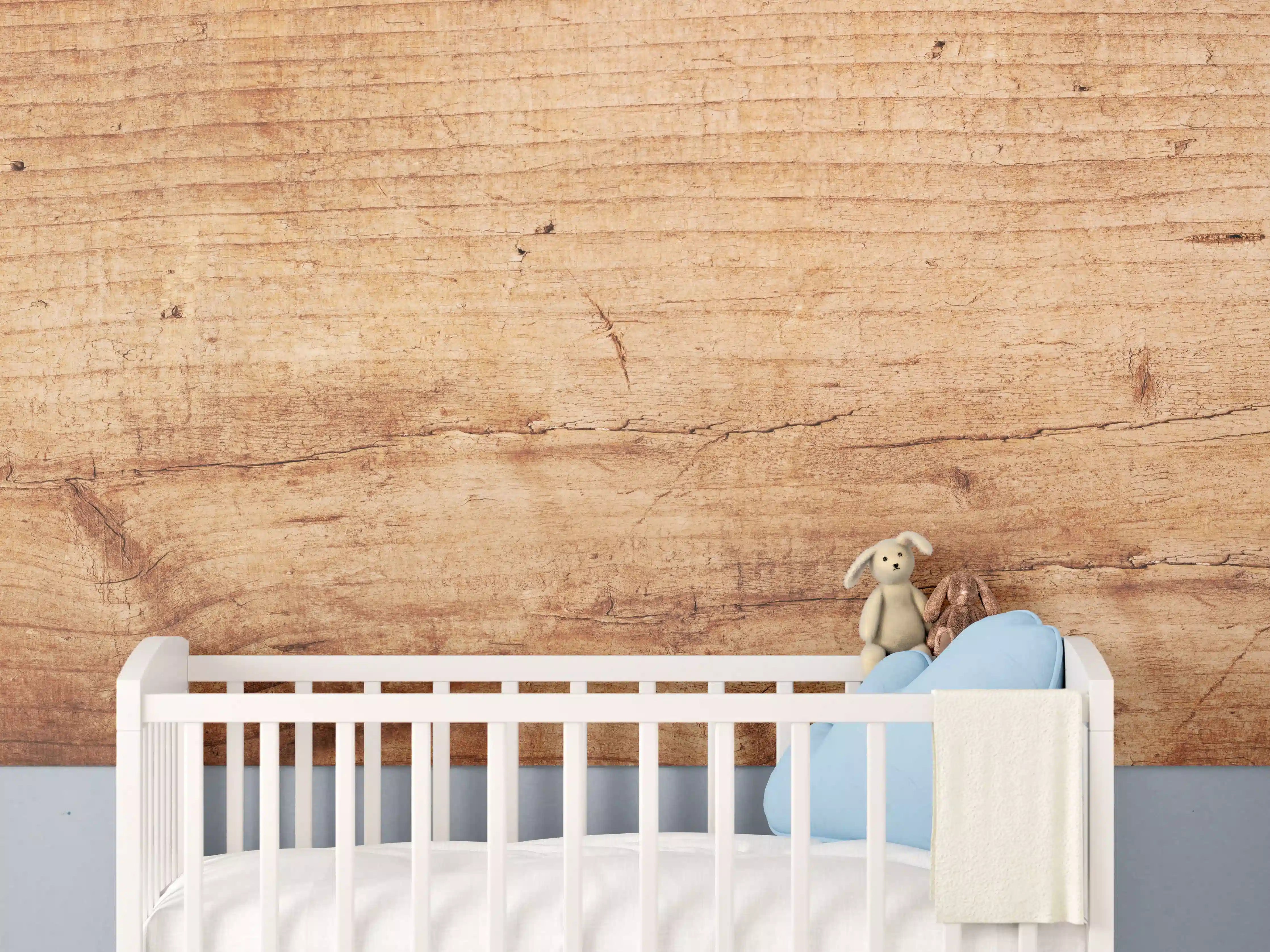 Babyzimmer Wandgestaltung - Holzoptik mit warmen Tönen
