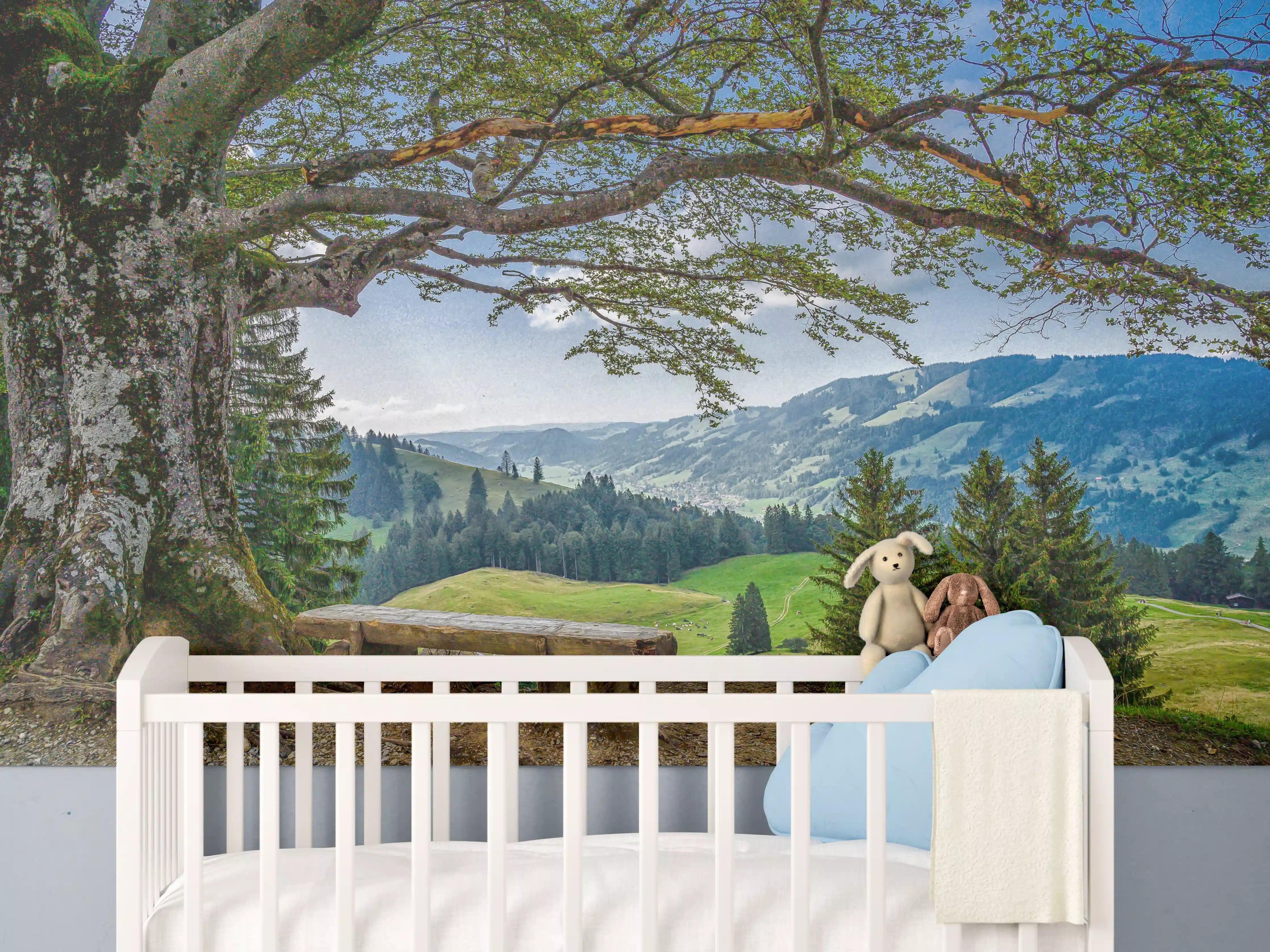 Babyzimmer Wandgestaltung - Idyllische Baum & Berglandschaft