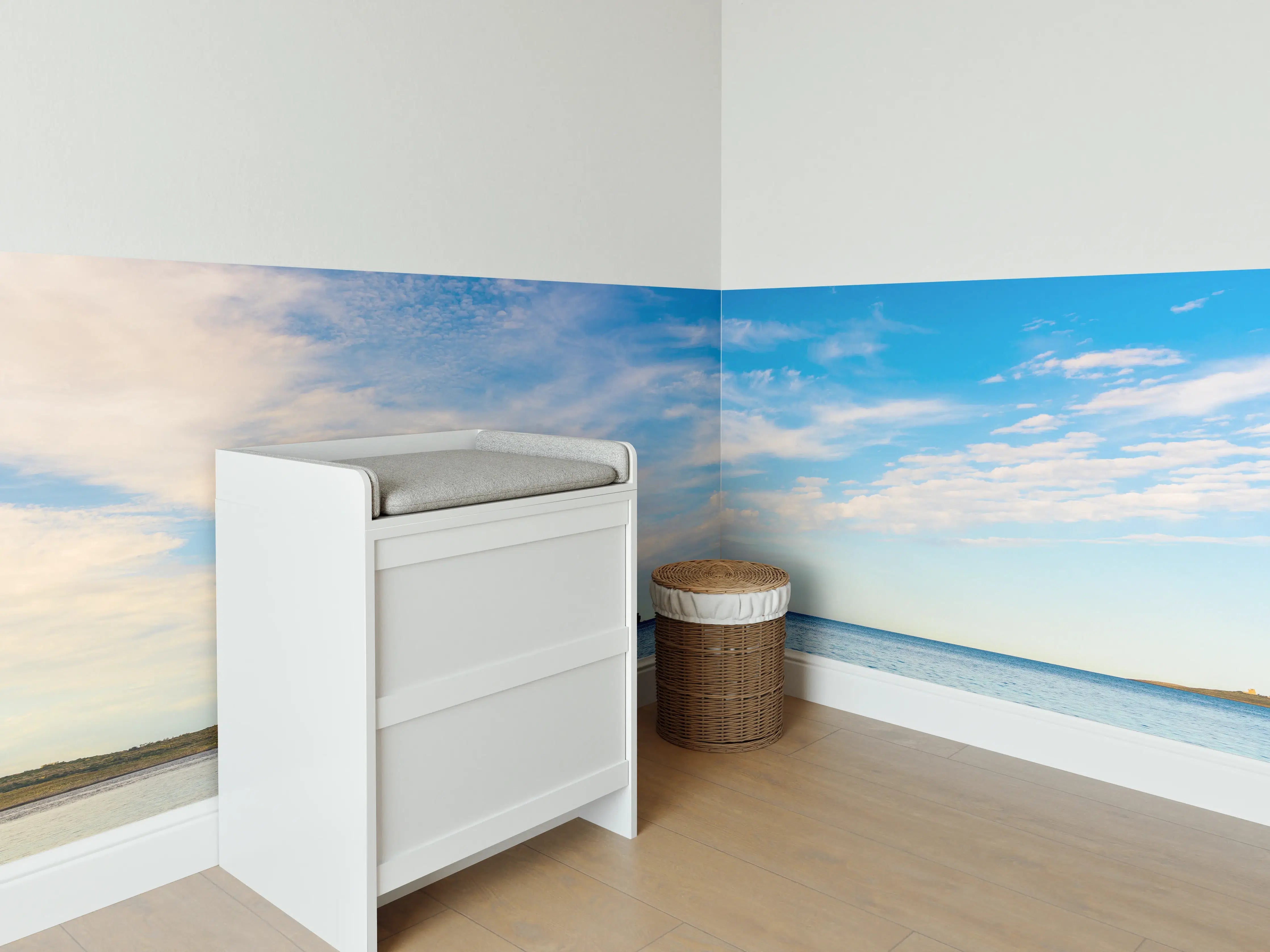 Babyzimmer Wandgestaltung - Idyllischer blauer Meereshorizont mit Wolken