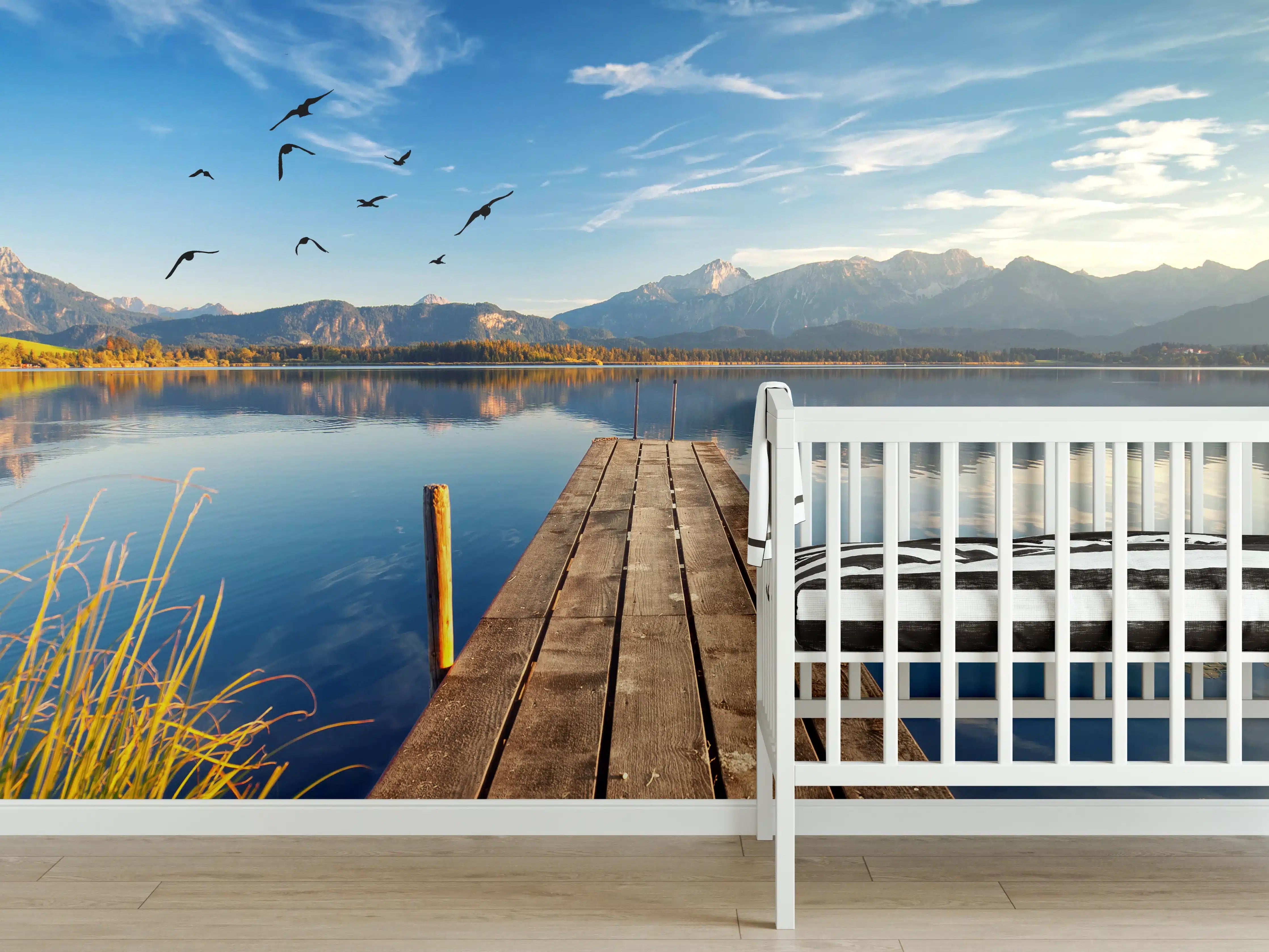 Babyzimmer Wandgestaltung - Idyllisches Dorf in Bayerischen Alpen