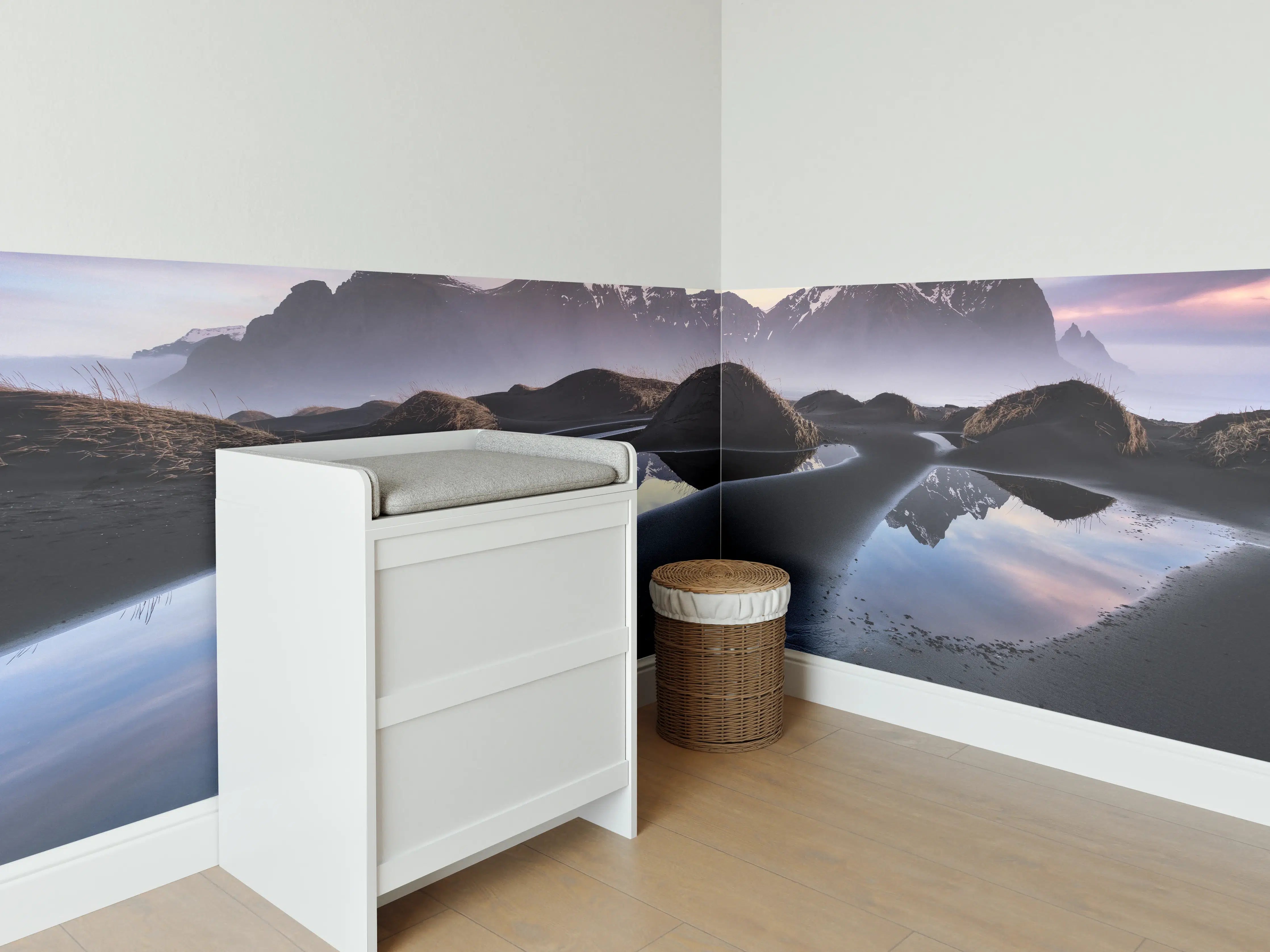 Babyzimmer Wandgestaltung - Island Berge im Winter