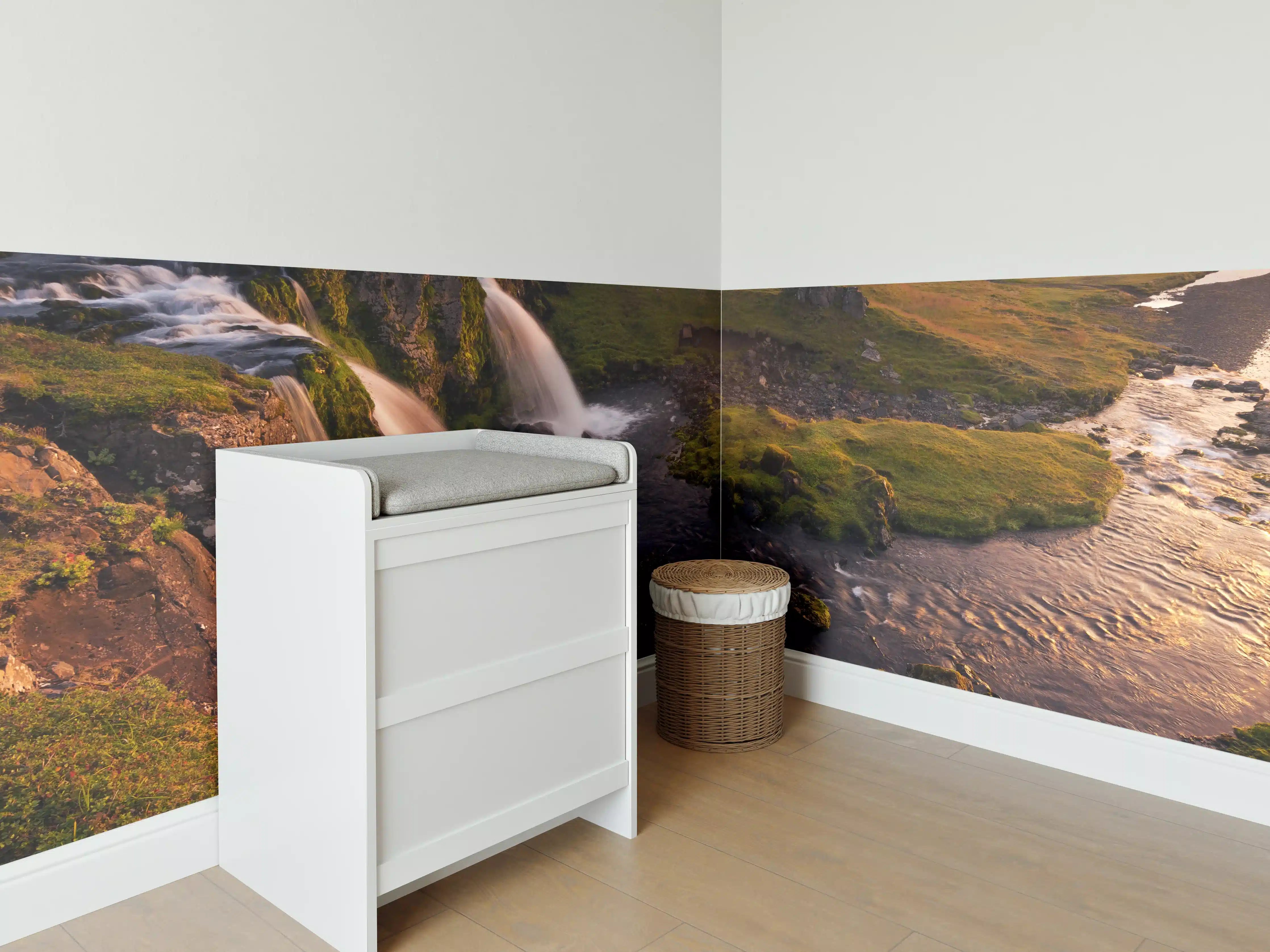 Babyzimmer Wandgestaltung - Island Wasserfall Morgenrot