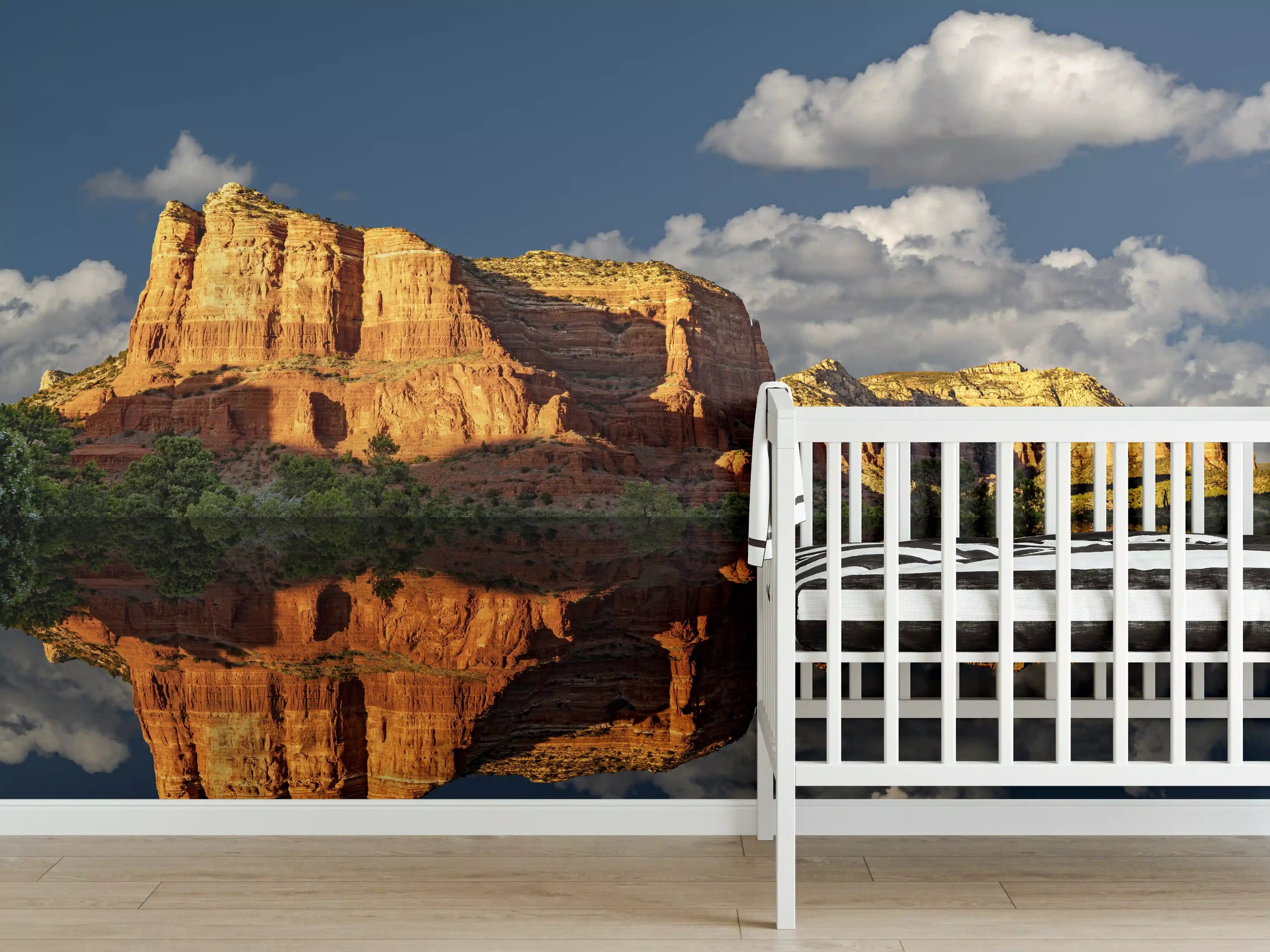 Babyzimmer Wandgestaltung - Jack's Canyon mit Wasser Reflektion