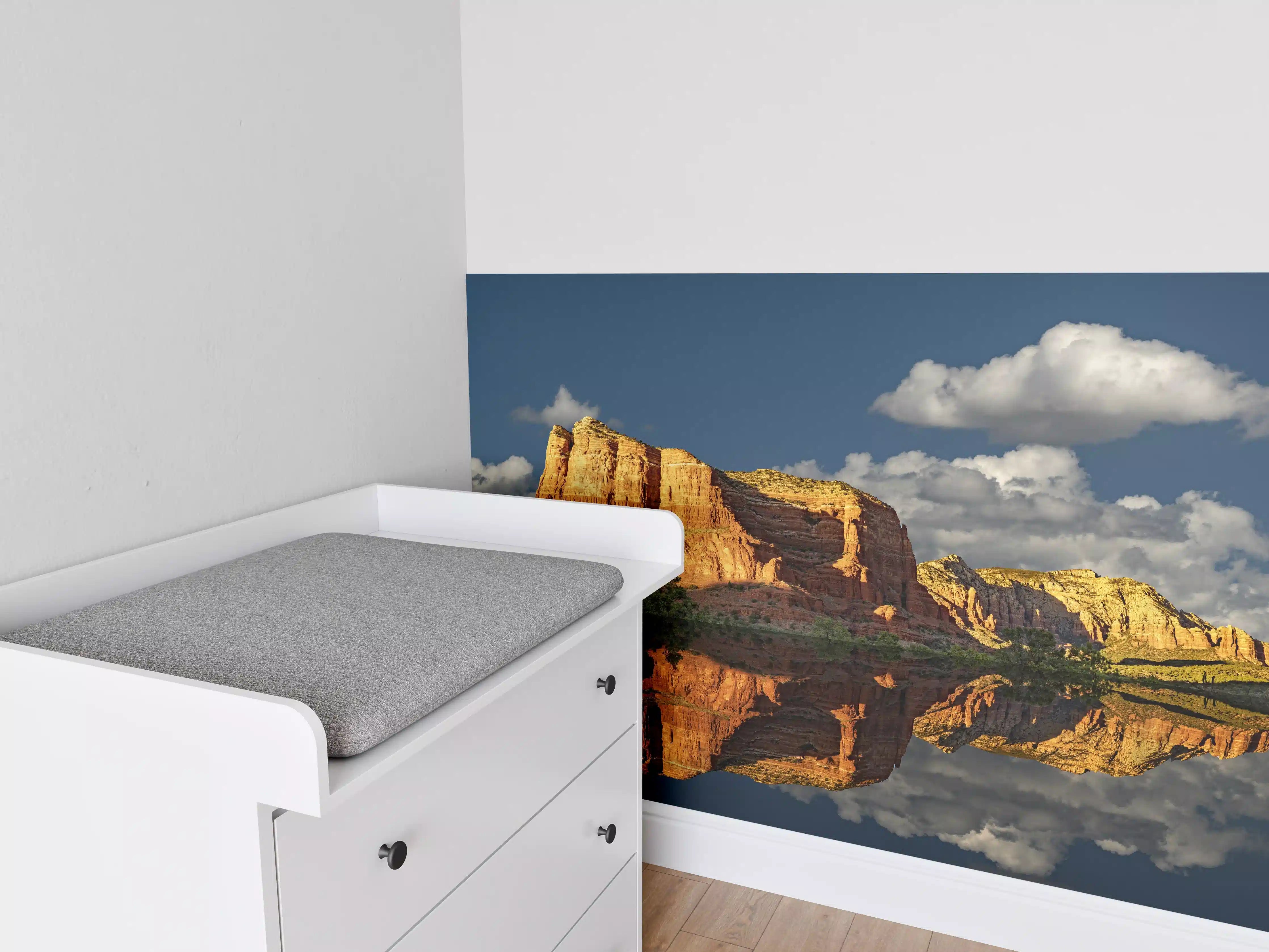 Babyzimmer Wandgestaltung - Jack's Canyon mit Wasser Reflektion