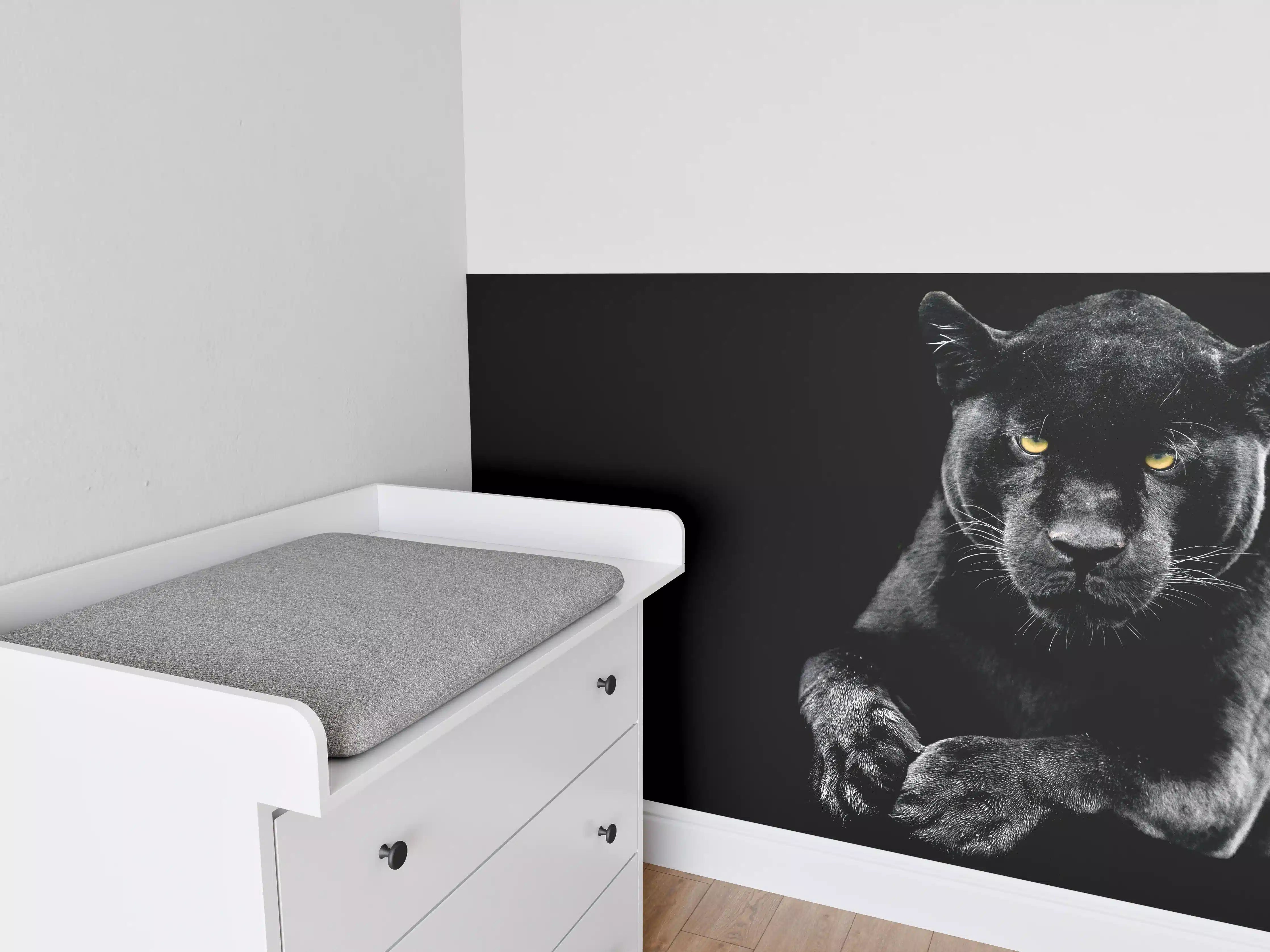 Babyzimmer Wandgestaltung - Jaguar auf schwarzem Hintergrund