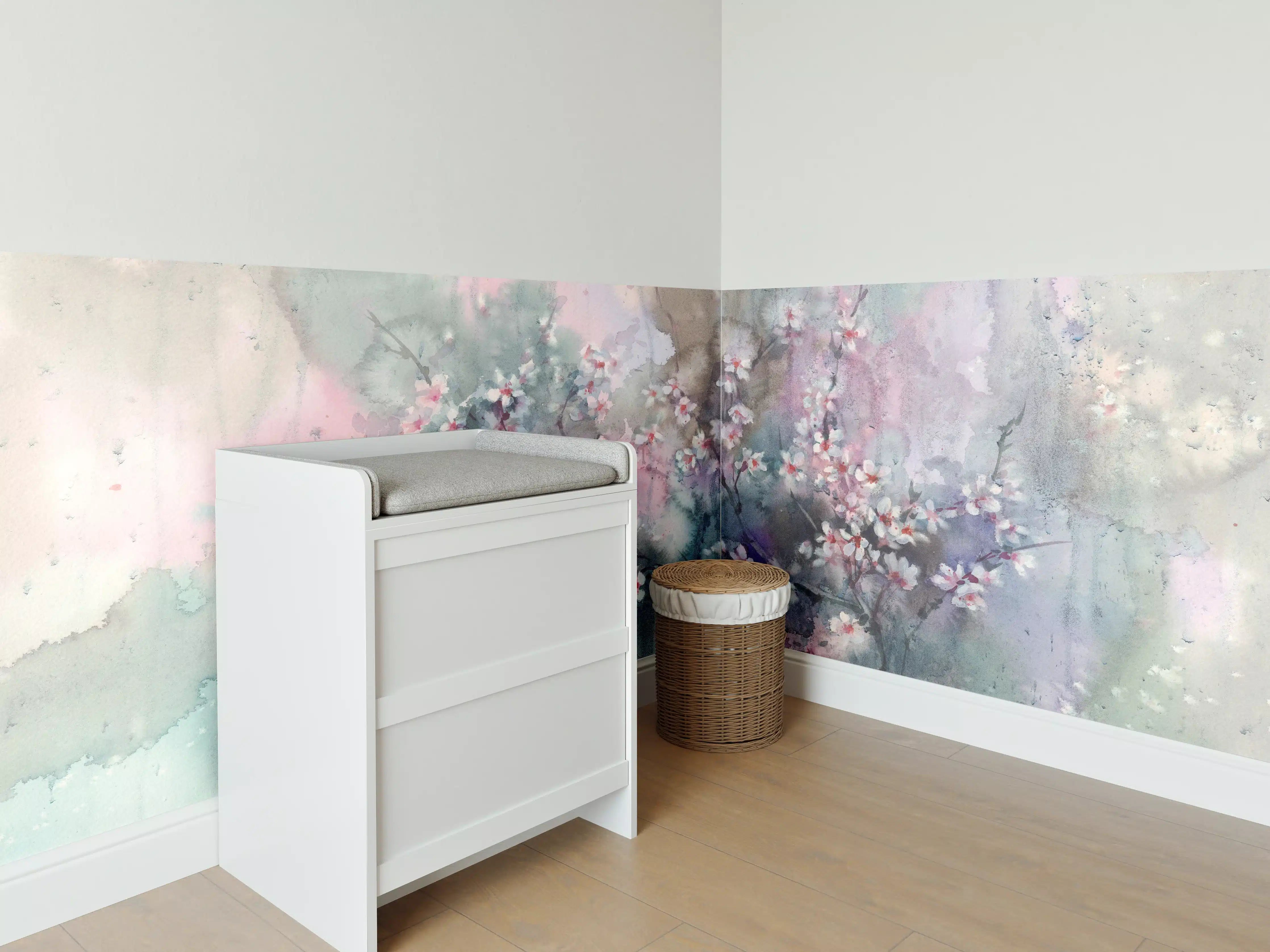 Babyzimmer Wandgestaltung - Japanische Kirchblüten mit Aquarell Muster