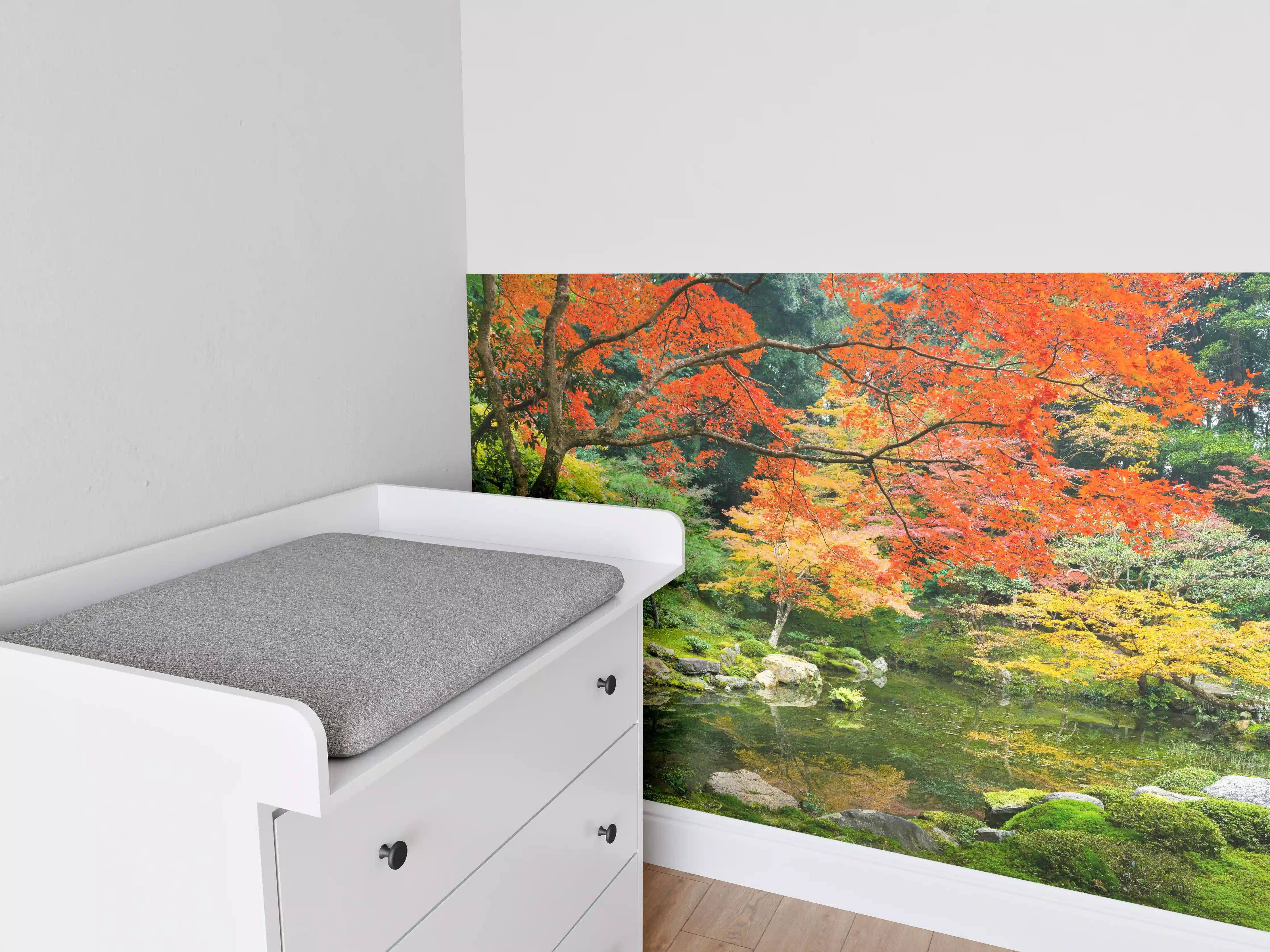 Babyzimmer Wandgestaltung - Japanischer Garten im Herbst