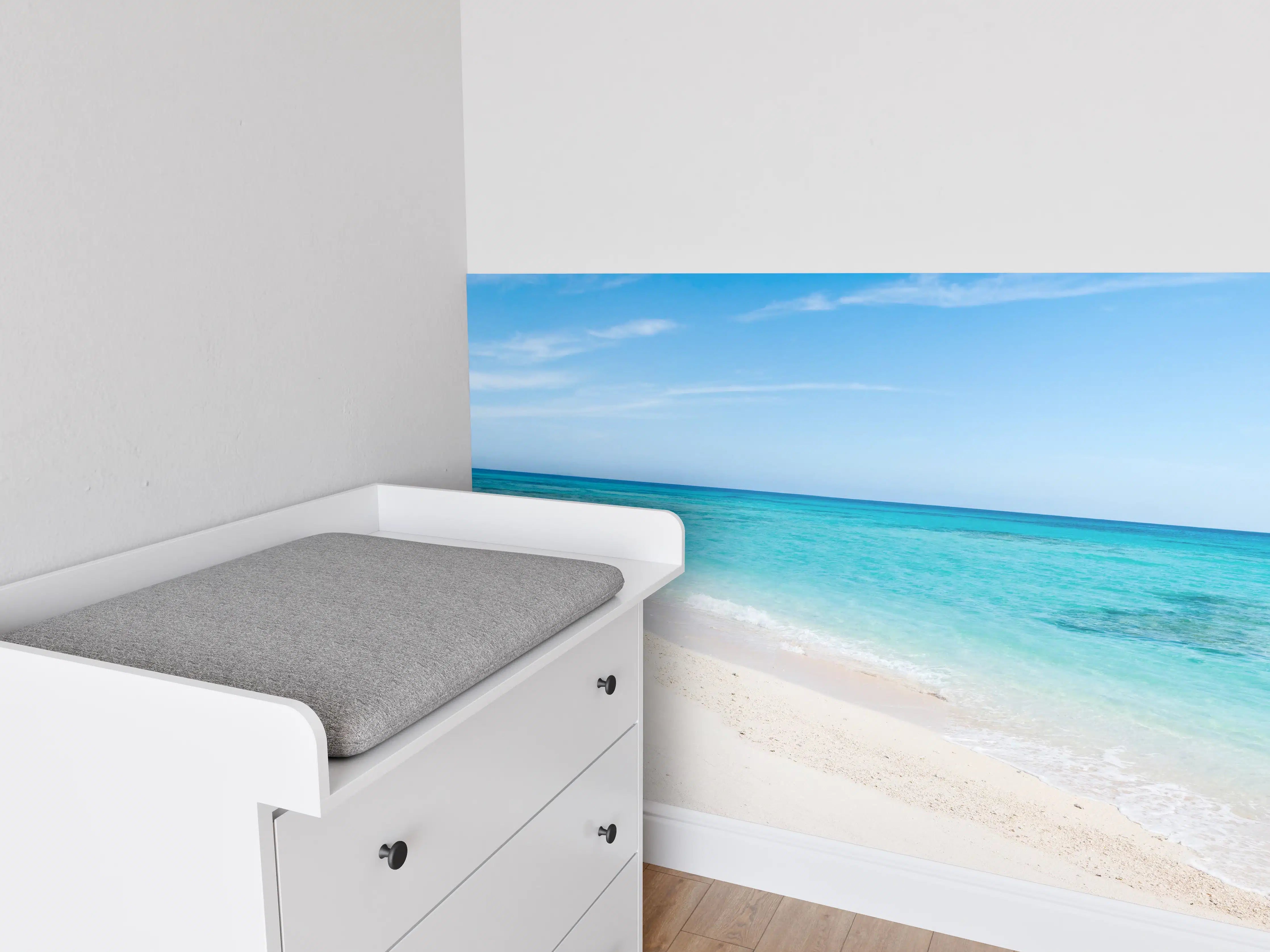 Babyzimmer Wandgestaltung - Karibischer Traumstrand mit glitzertem Wasser