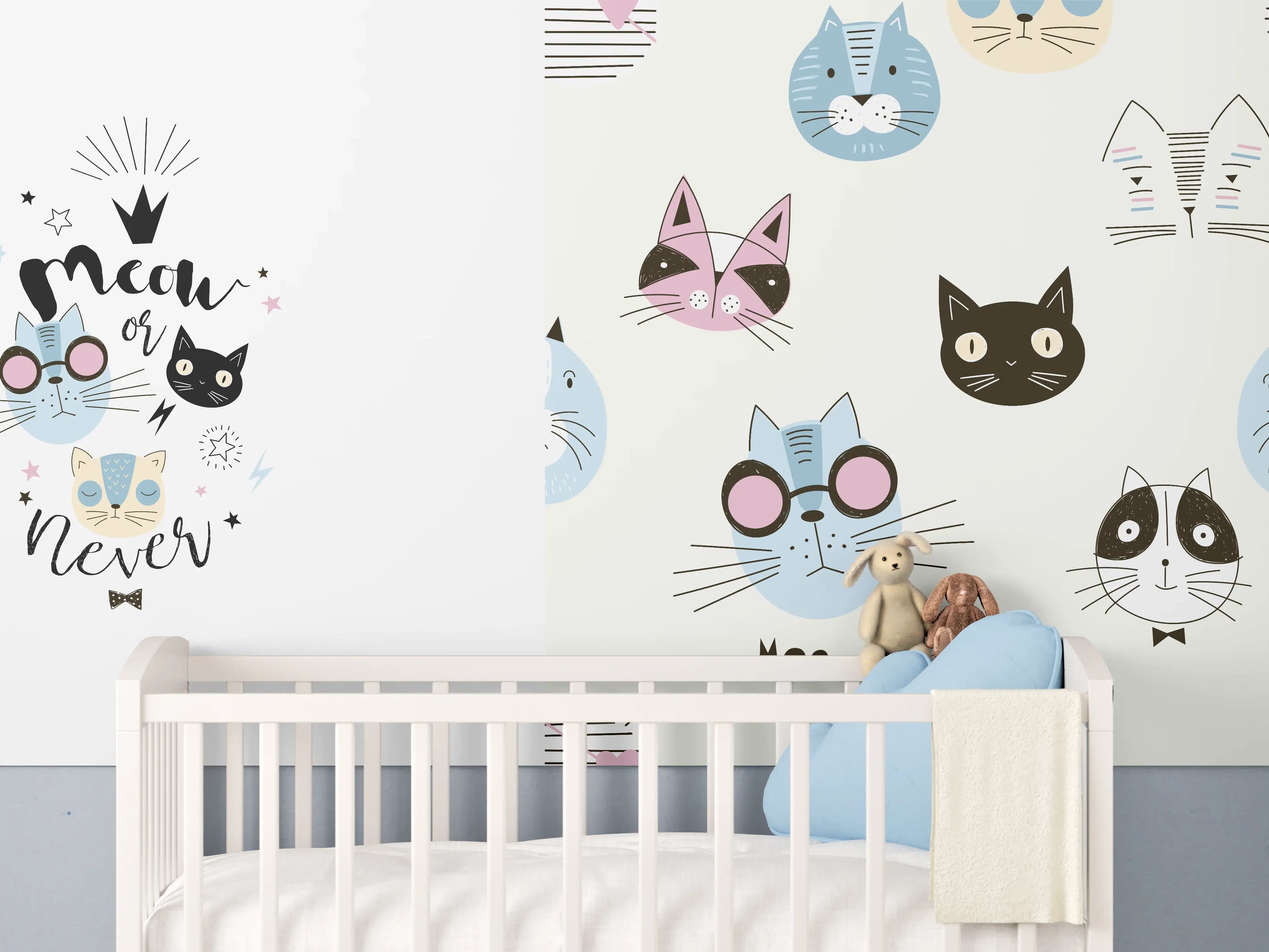 Babyzimmer Wandgestaltung - Katzen-Muster Pyjama-Set
