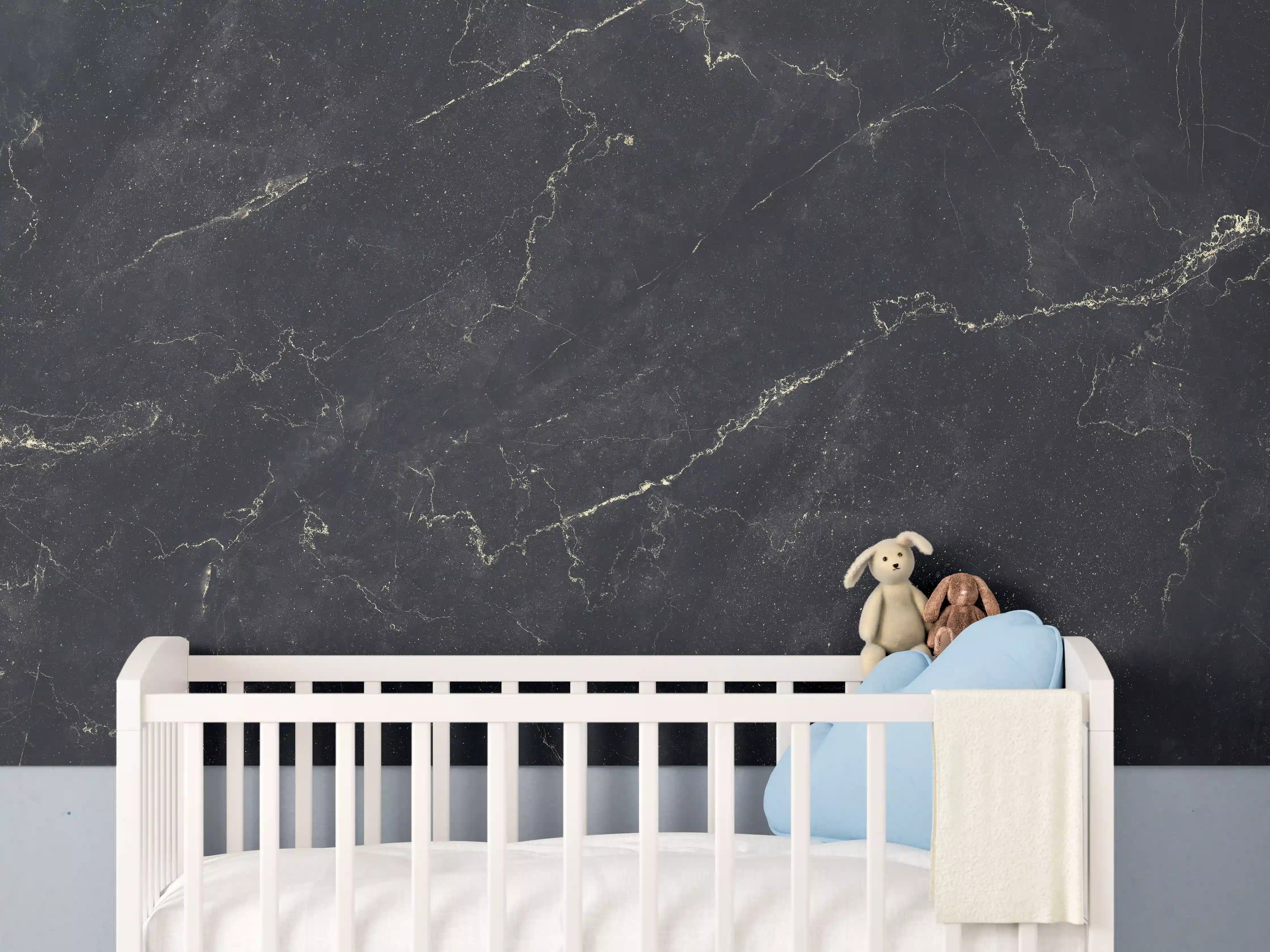 Babyzimmer Wandgestaltung - Königlicher schwarz-goldener Marmor