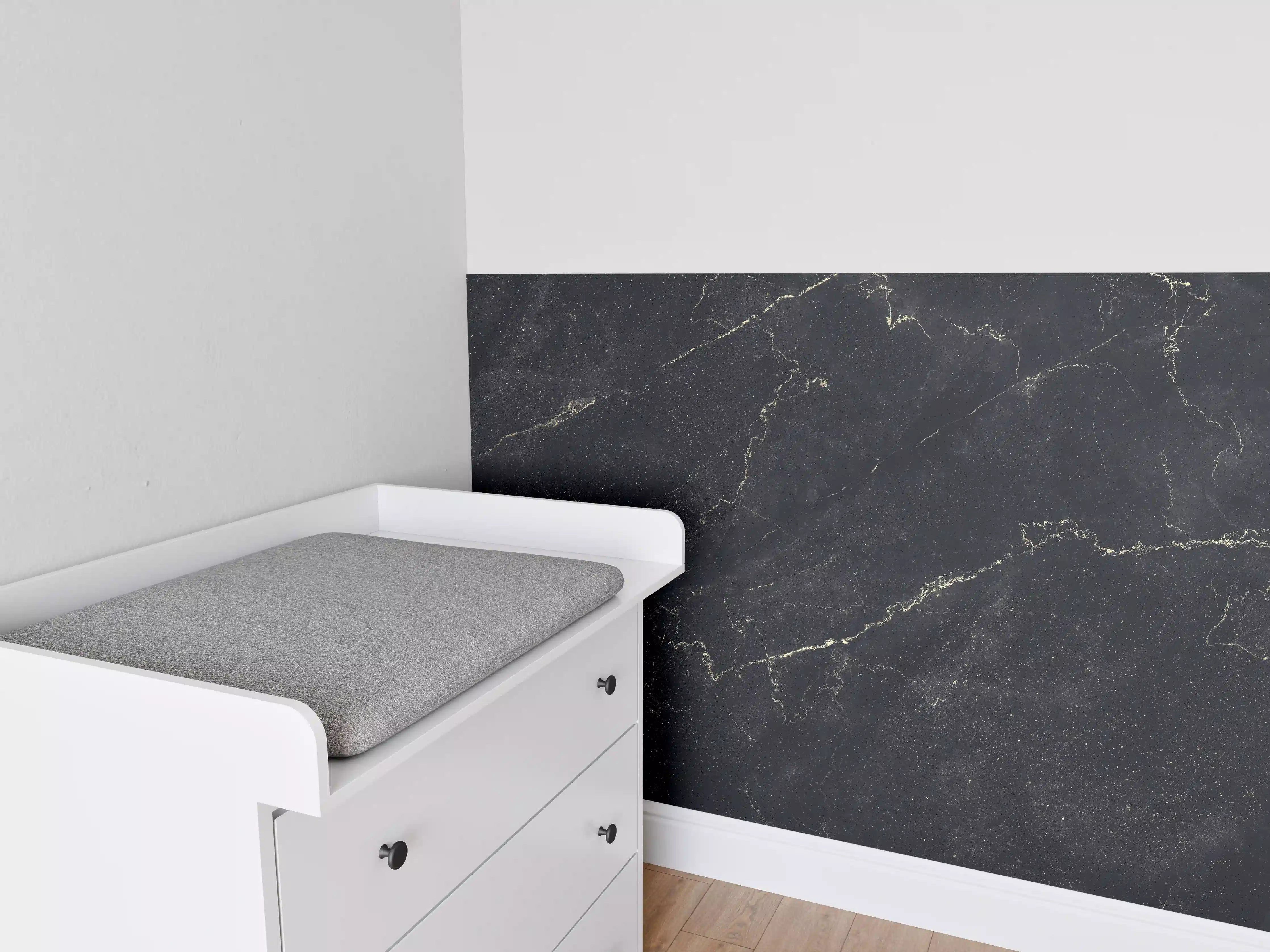 Babyzimmer Wandgestaltung - Königlicher schwarz-goldener Marmor