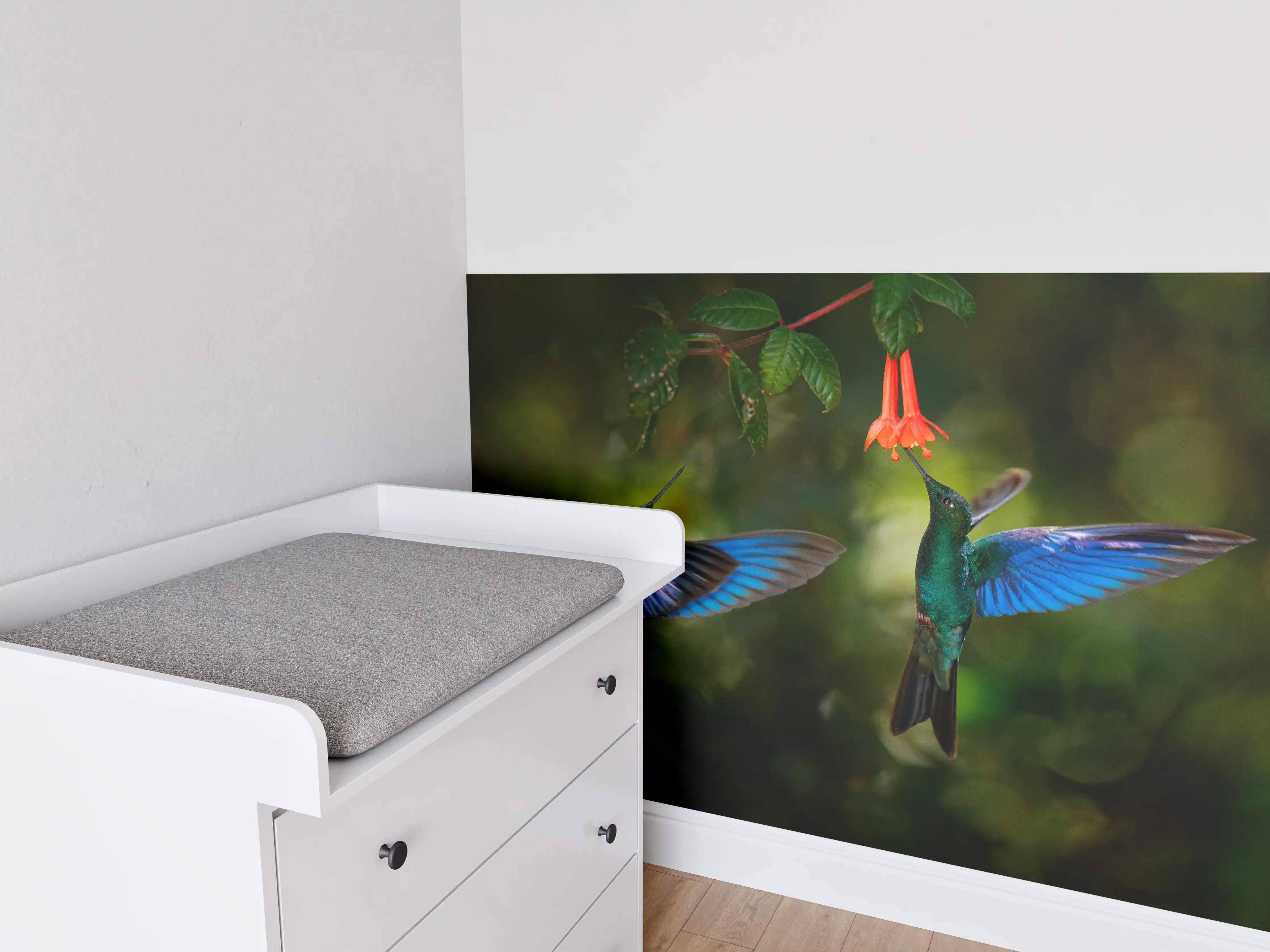 Babyzimmer Wandgestaltung - Kolibris an der Blüte 