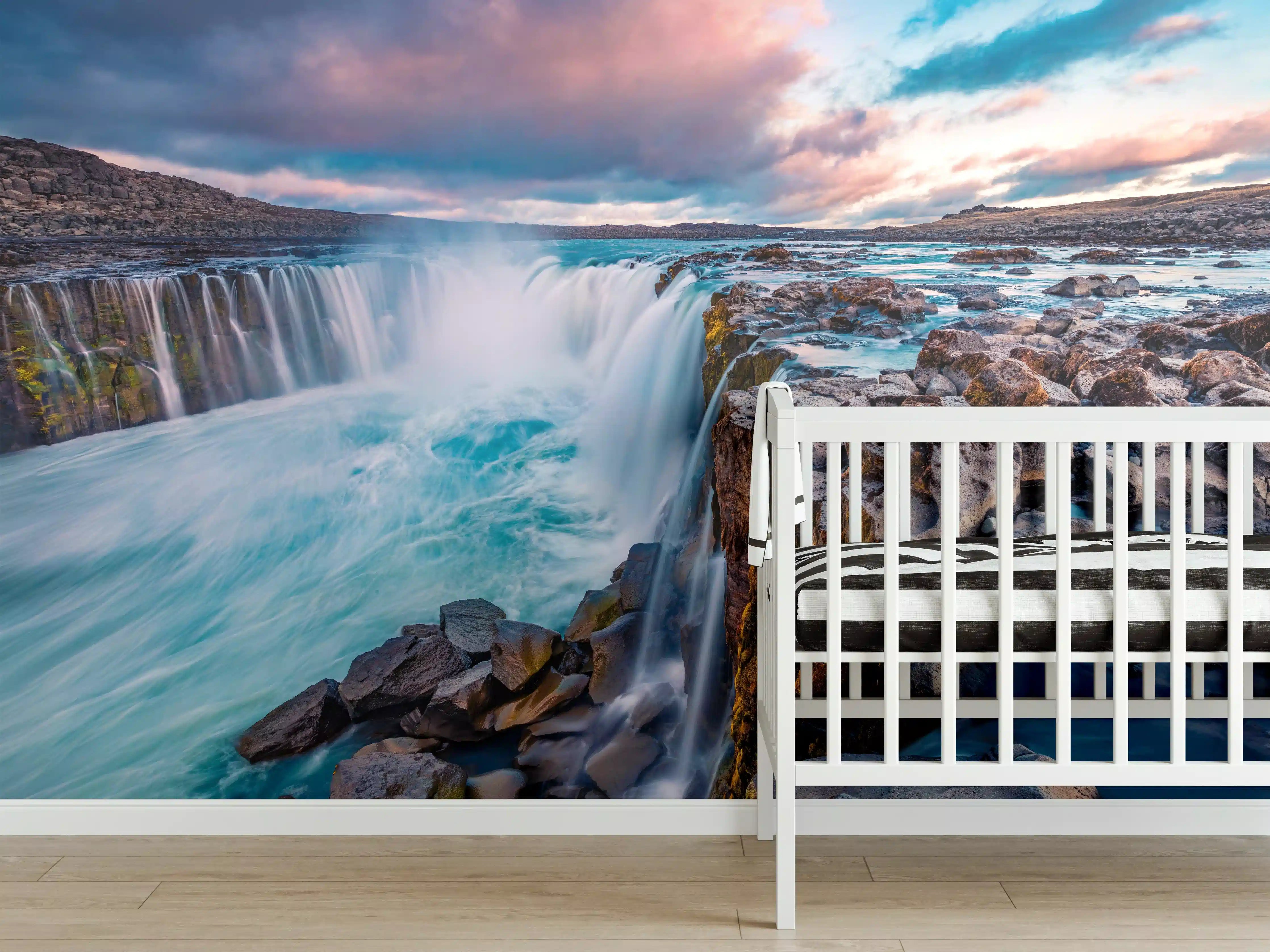 Babyzimmer Wandgestaltung - Kraftvolle Sommeransicht des Selfoss-Wasserfalls