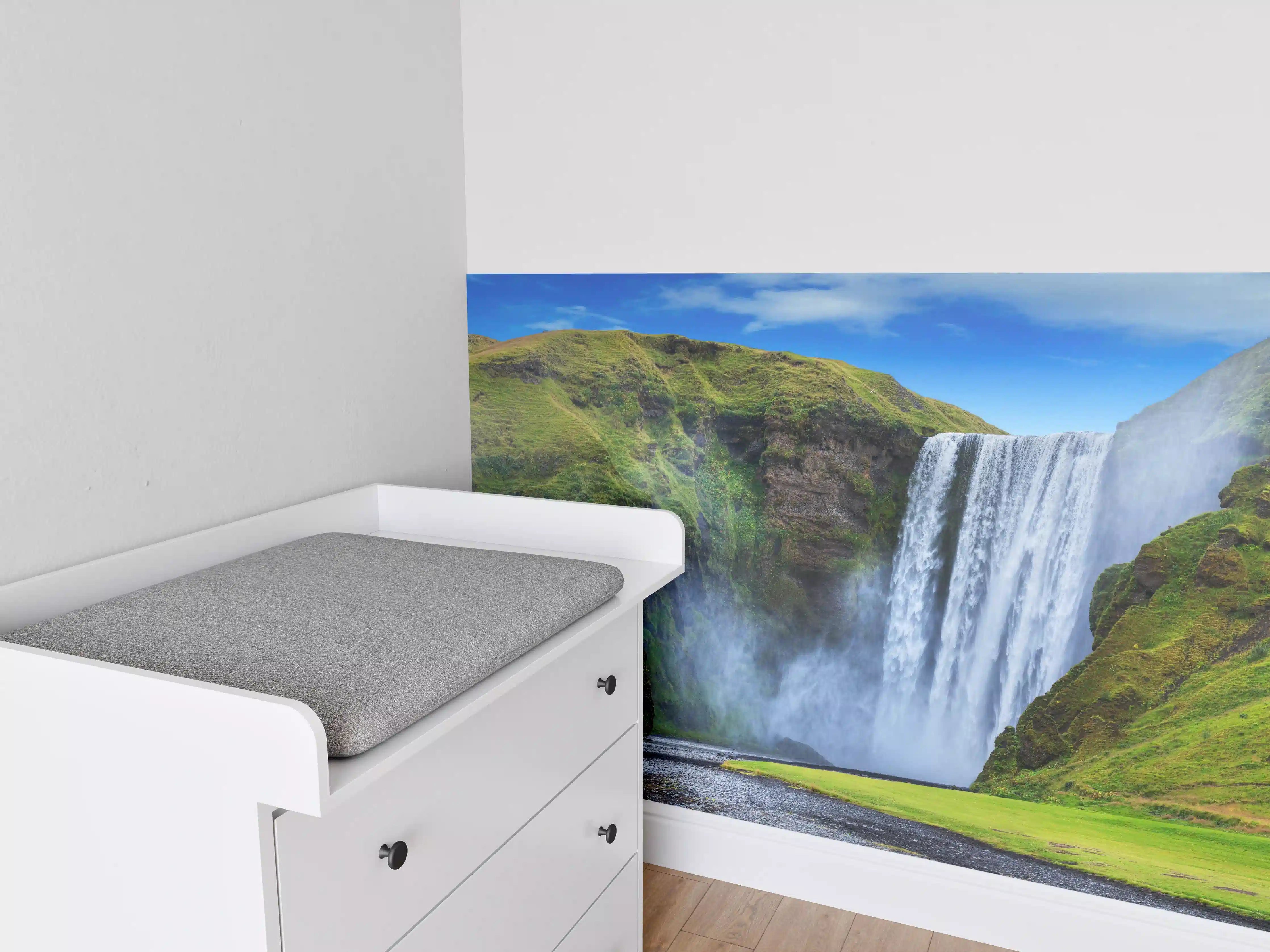Babyzimmer Wandgestaltung - Kraftvoller Wasserfall