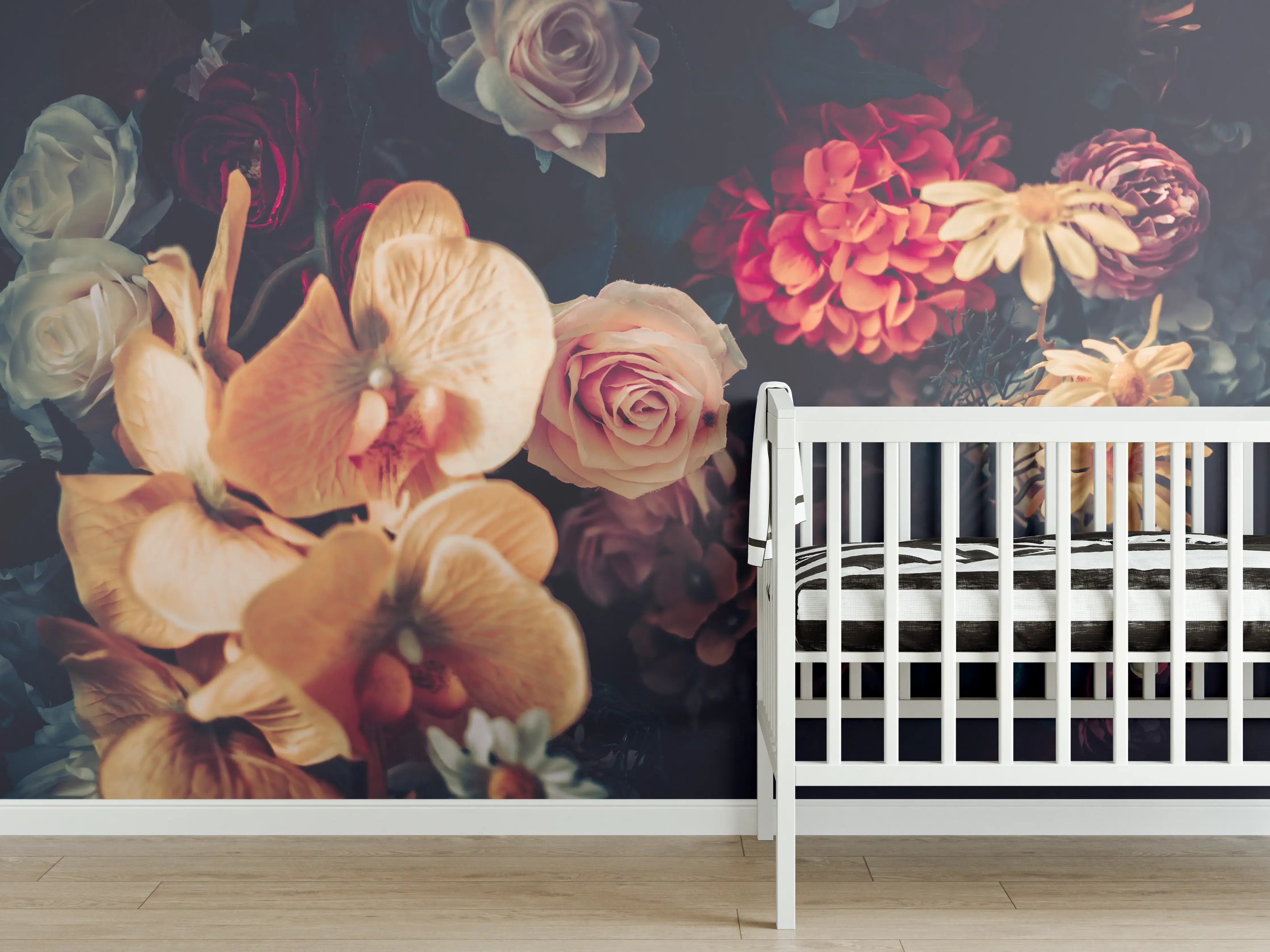 Babyzimmer Wandgestaltung - Künstliche Sommerblumen im Vintage-Stil