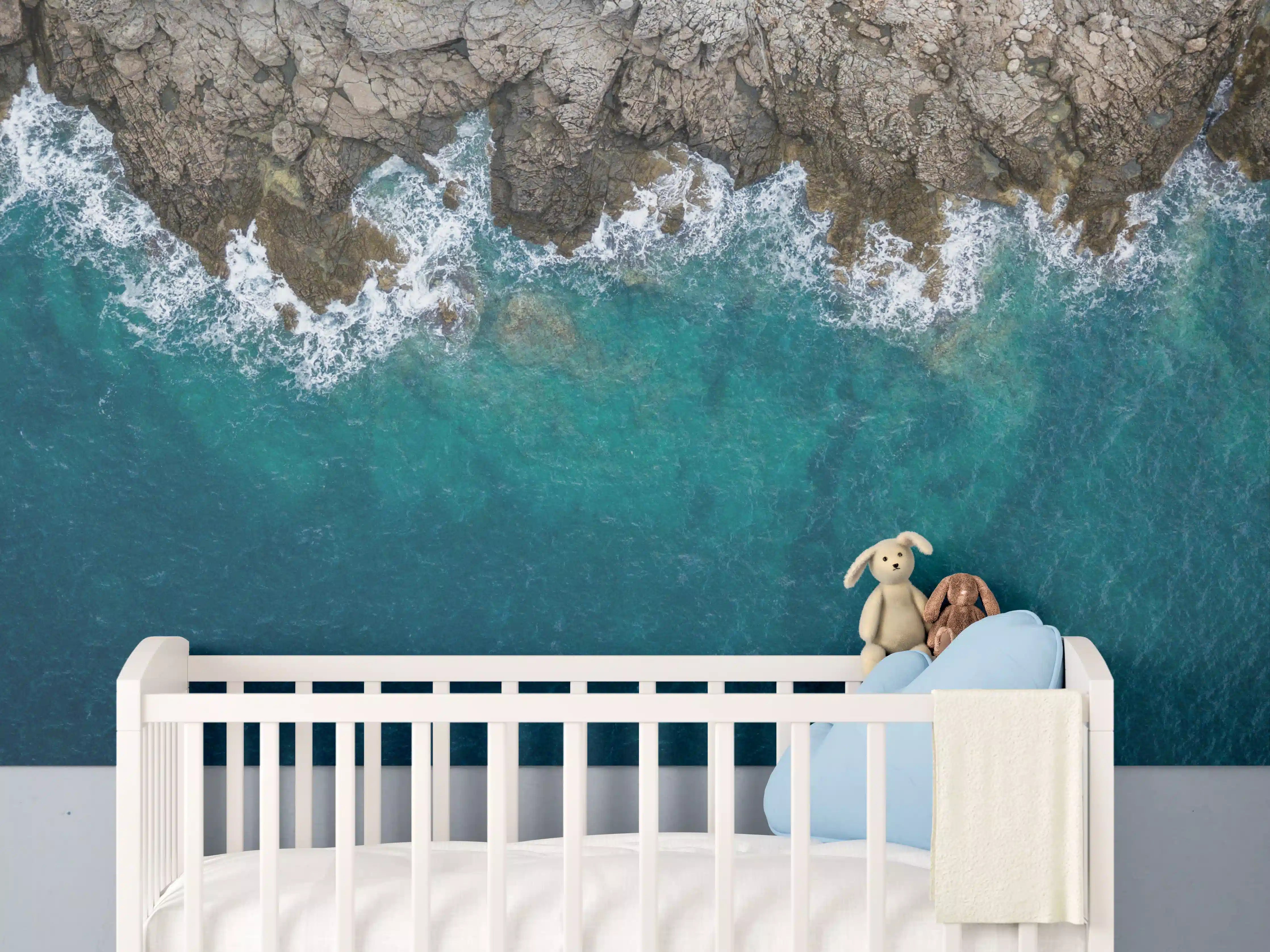 Babyzimmer Wandgestaltung - Küstenklippen über dem blauen Meer