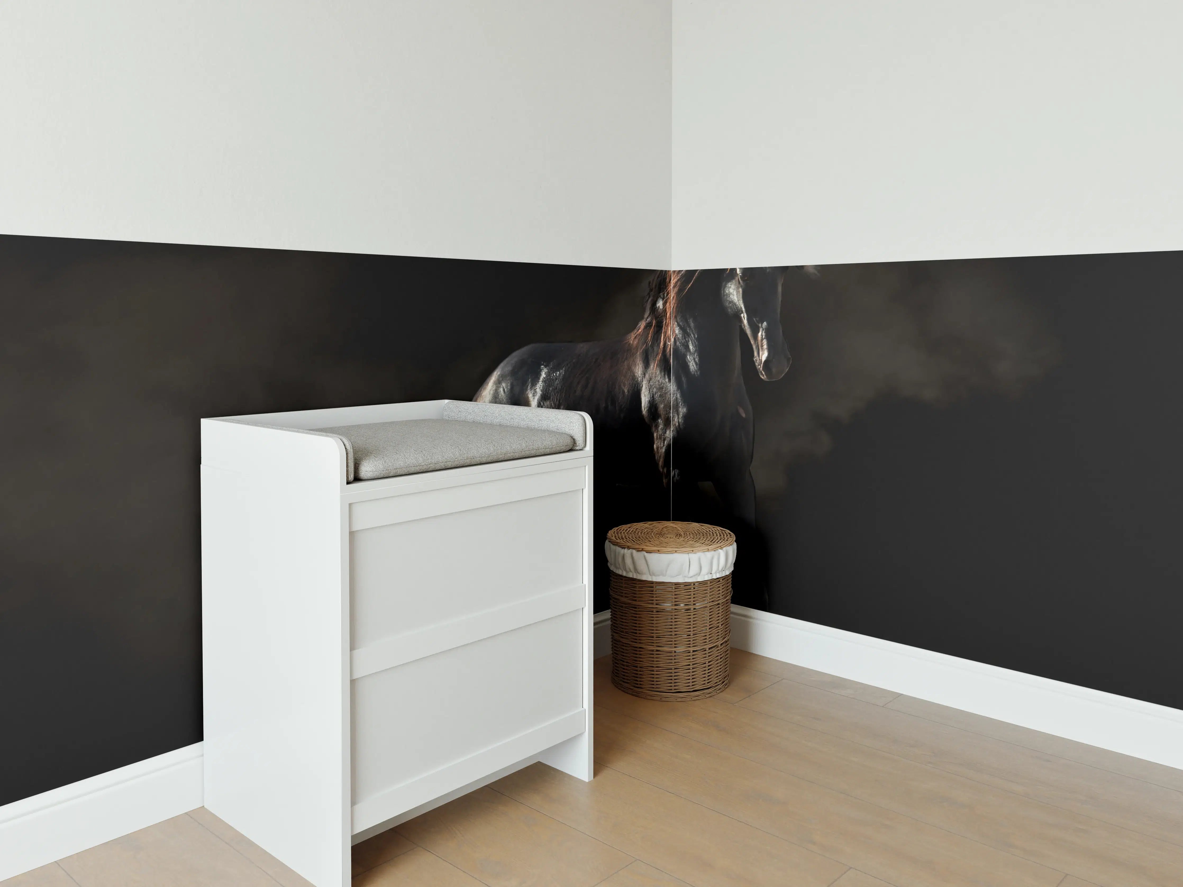 Babyzimmer Wandgestaltung - Kunstfoto eines schwarzen Pferdes
