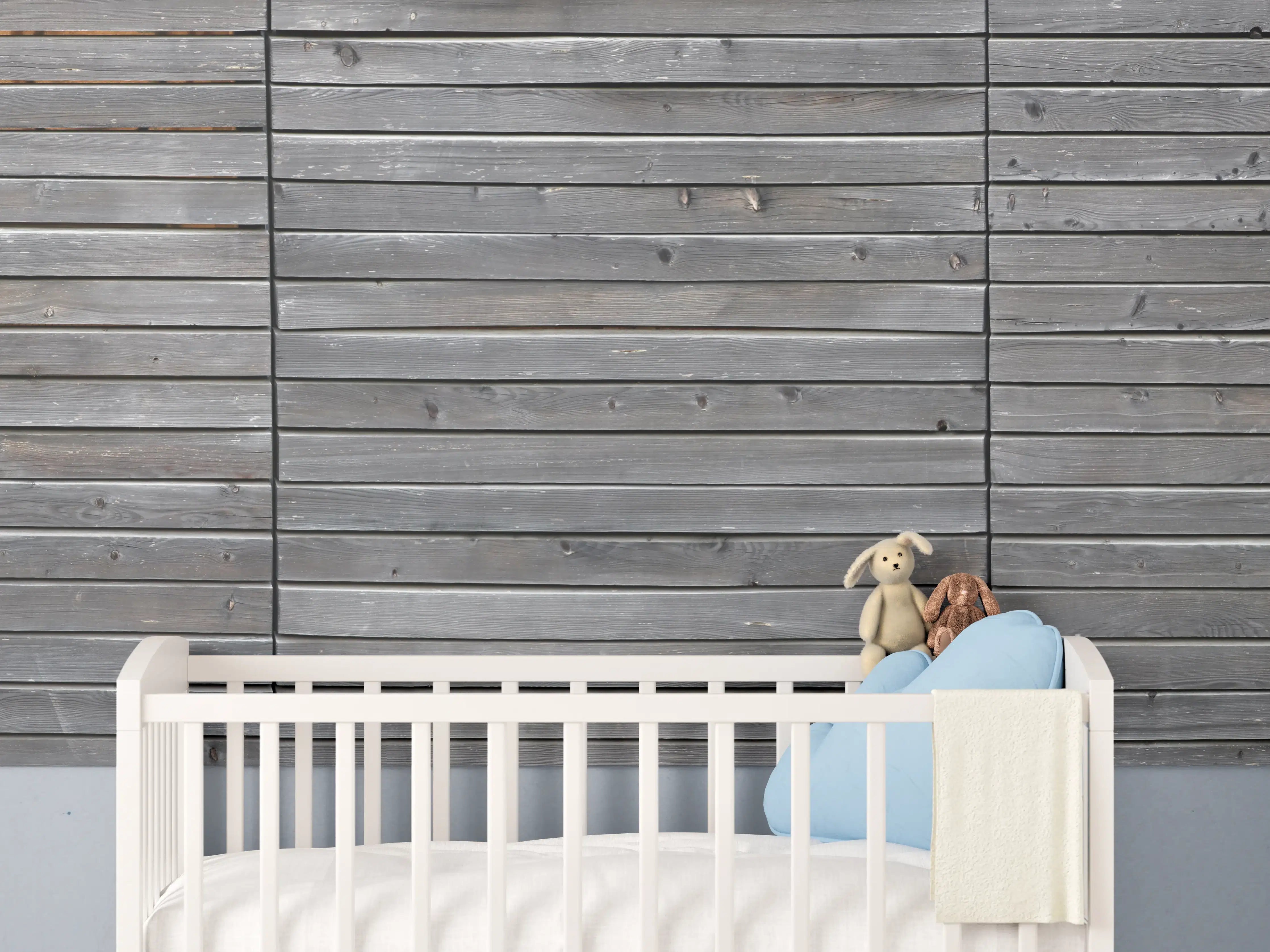 Babyzimmer Wandgestaltung - Langer grauer Holzzaun