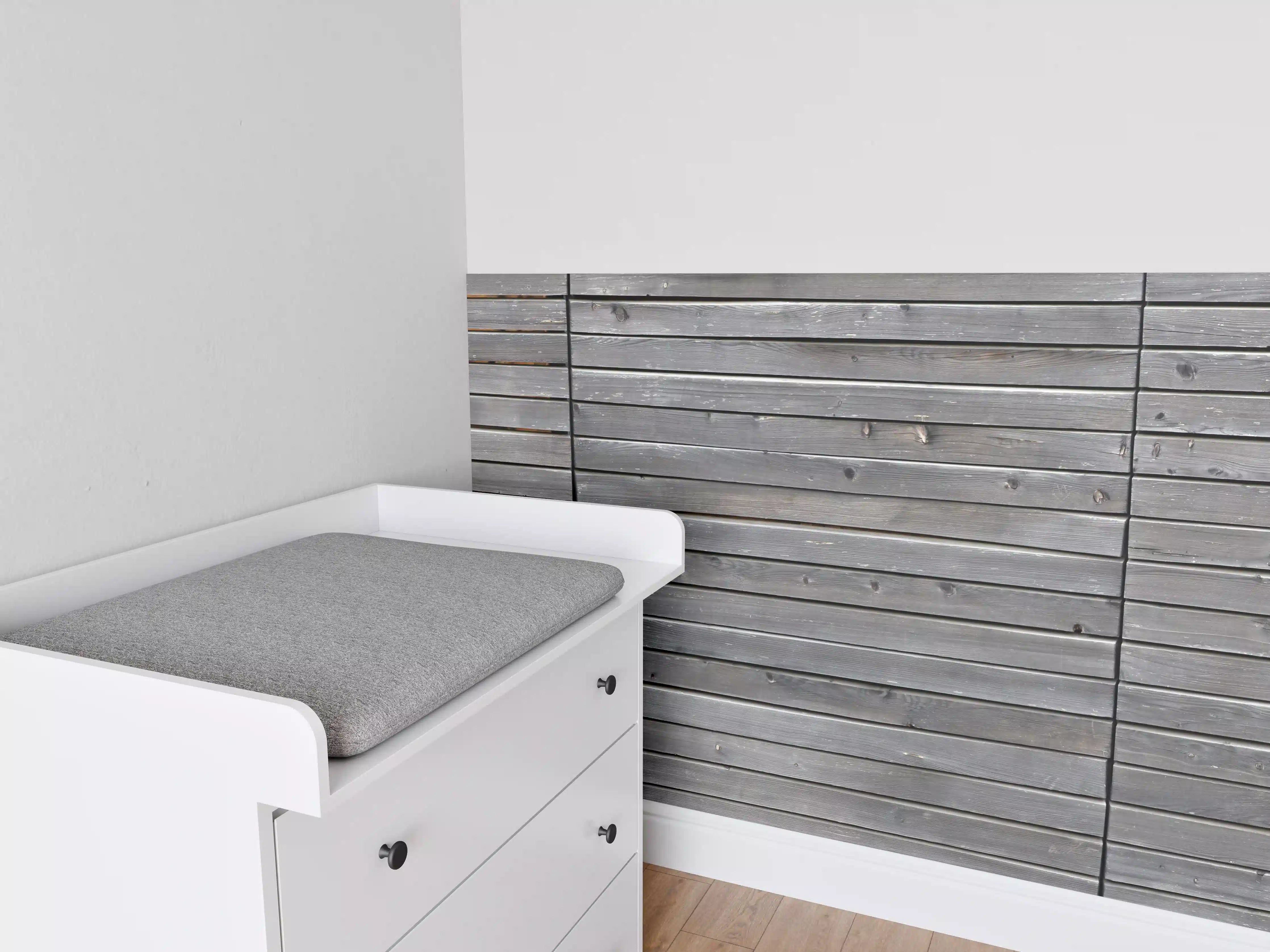 Babyzimmer Wandgestaltung - Langer grauer Holzzaun