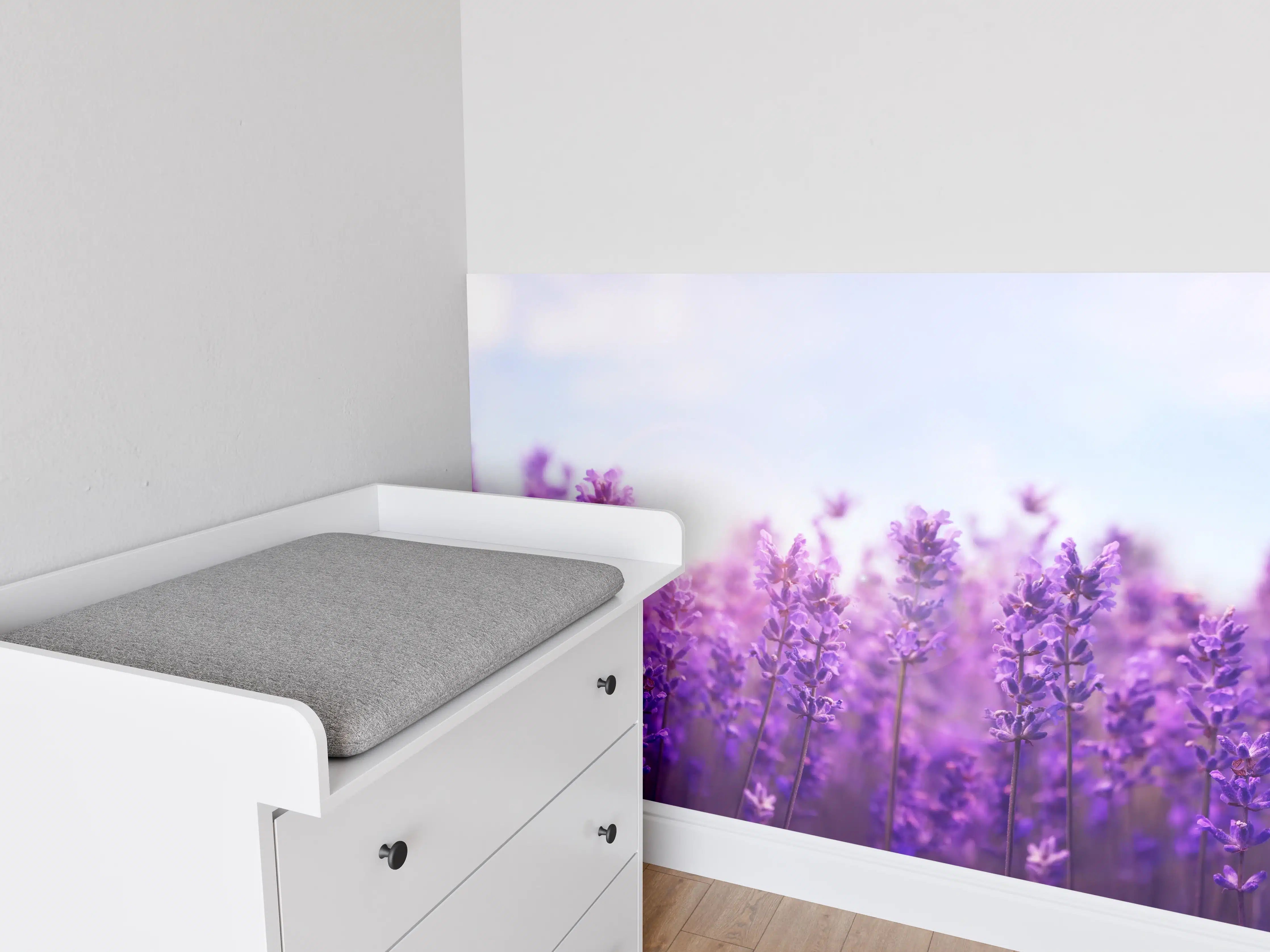 Babyzimmer Wandgestaltung - Lavendelfeld in Lila