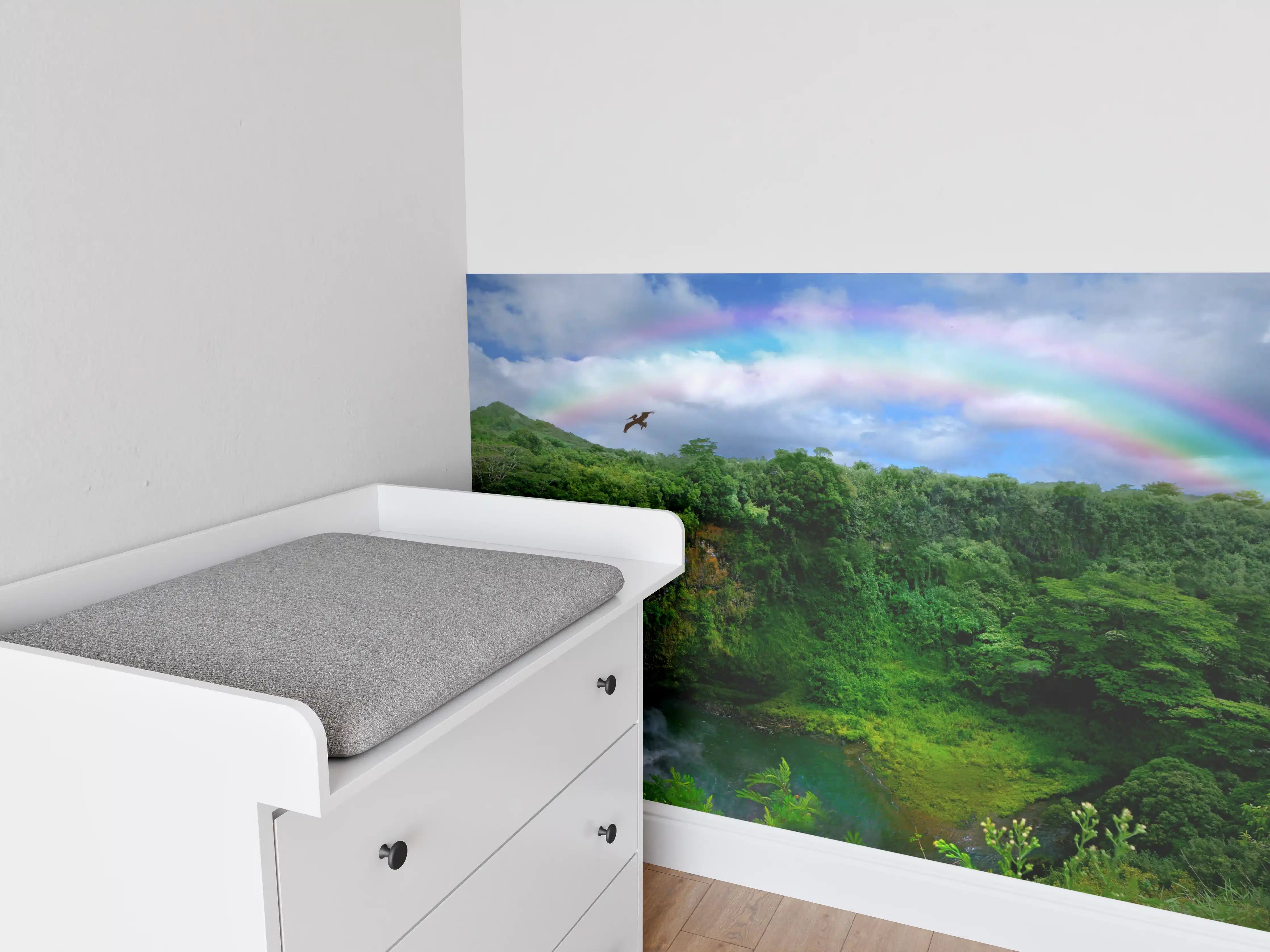 Babyzimmer Wandgestaltung - Lebendige Naturlandschaft mit Wasserfall und Regenbogen