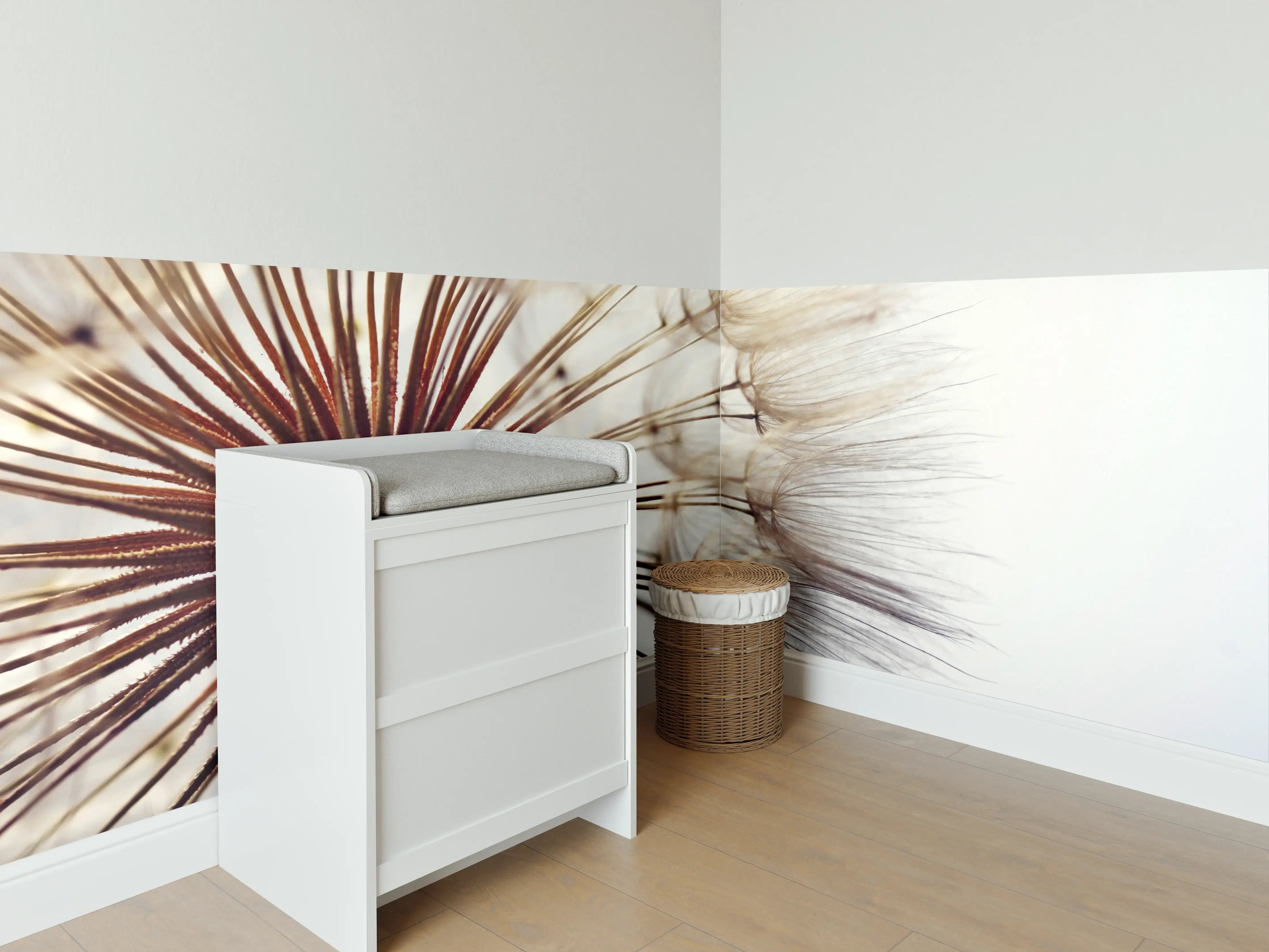 Babyzimmer Wandgestaltung - Leichte Pusteblumen mit zarter Frühlingsbrise