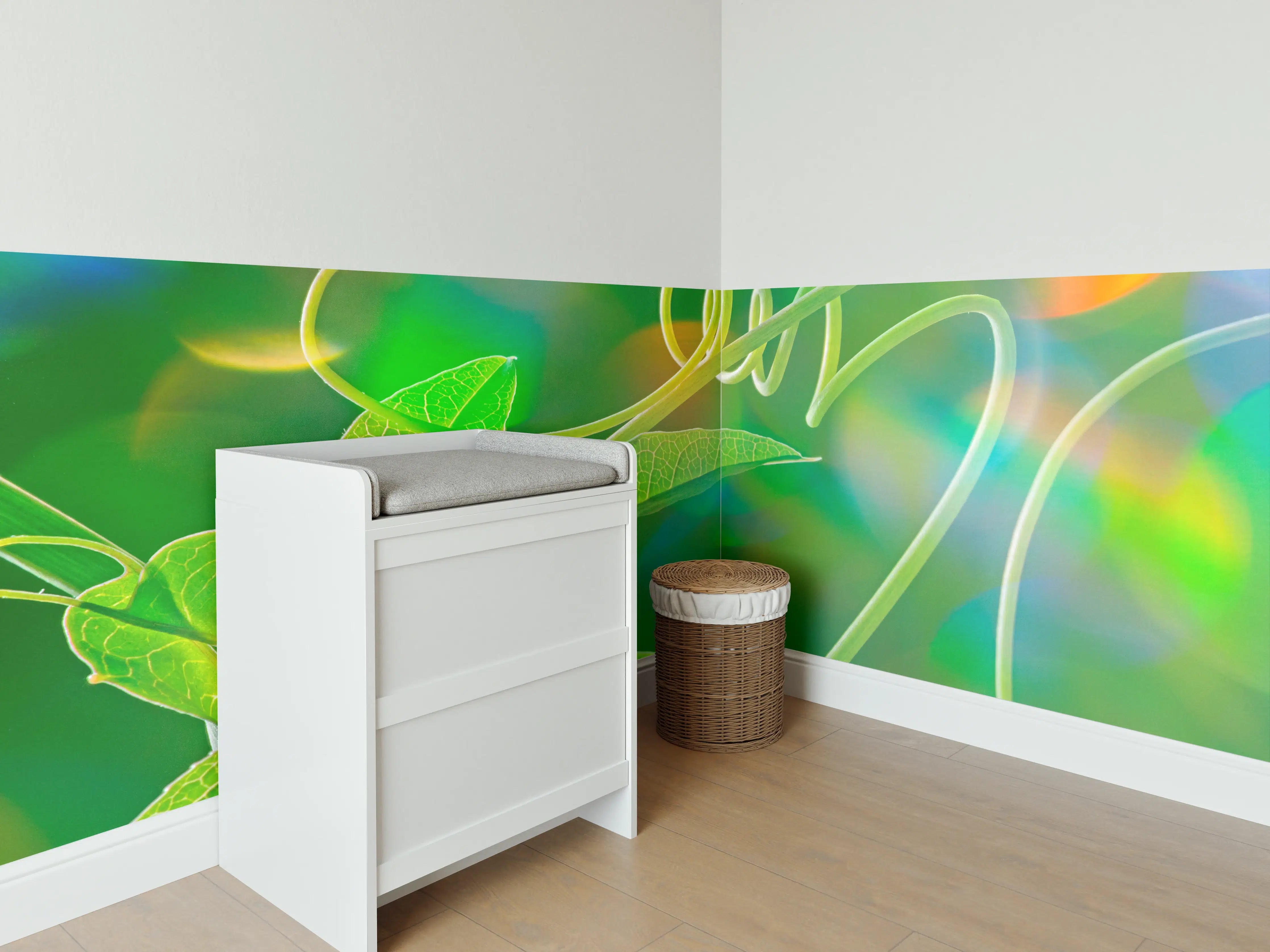 Babyzimmer Wandgestaltung - Leuchtendes Grün auf Dunkel