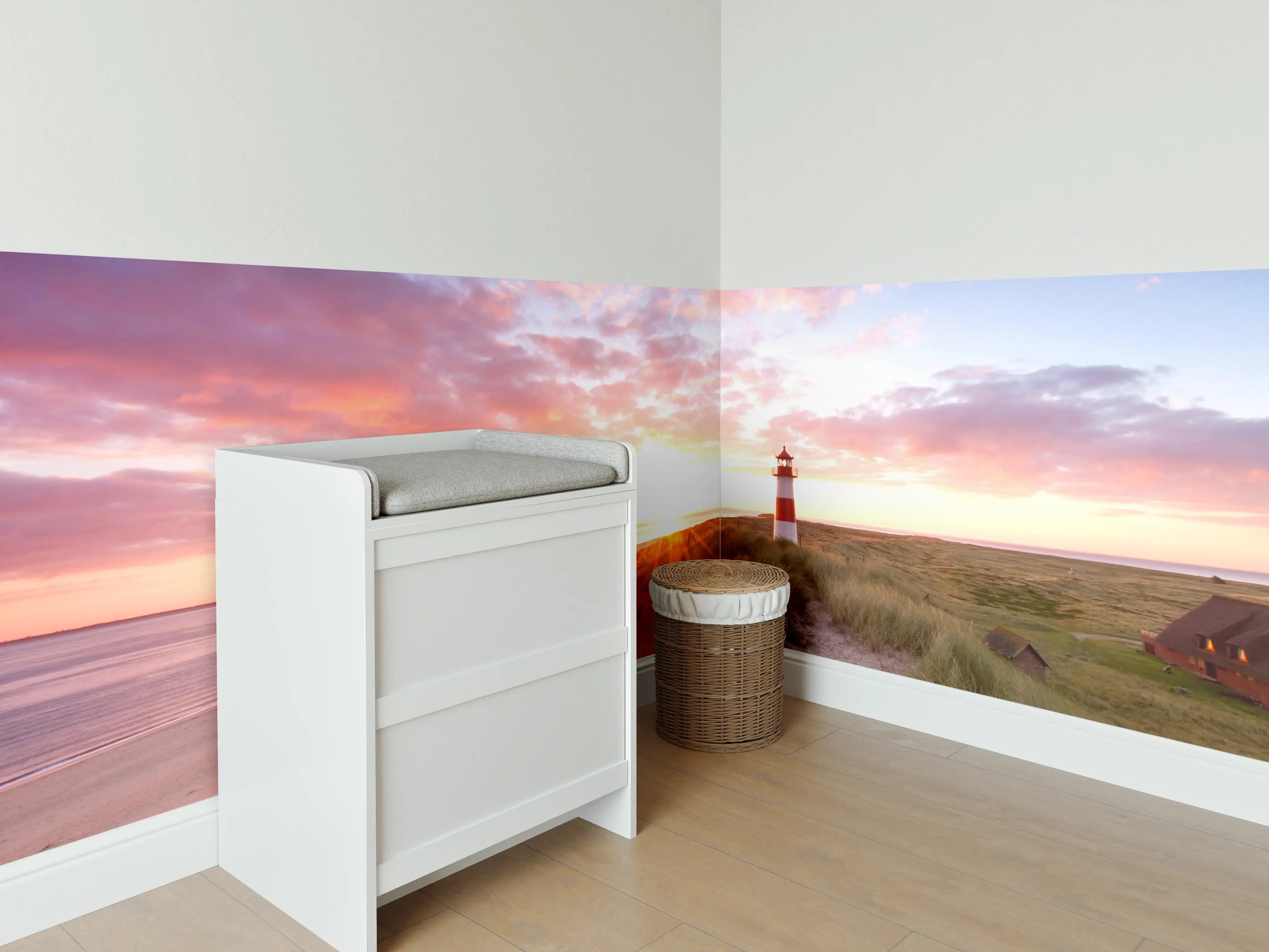 Babyzimmer Wandgestaltung - Leuchtturm im Grau beim Abendrot