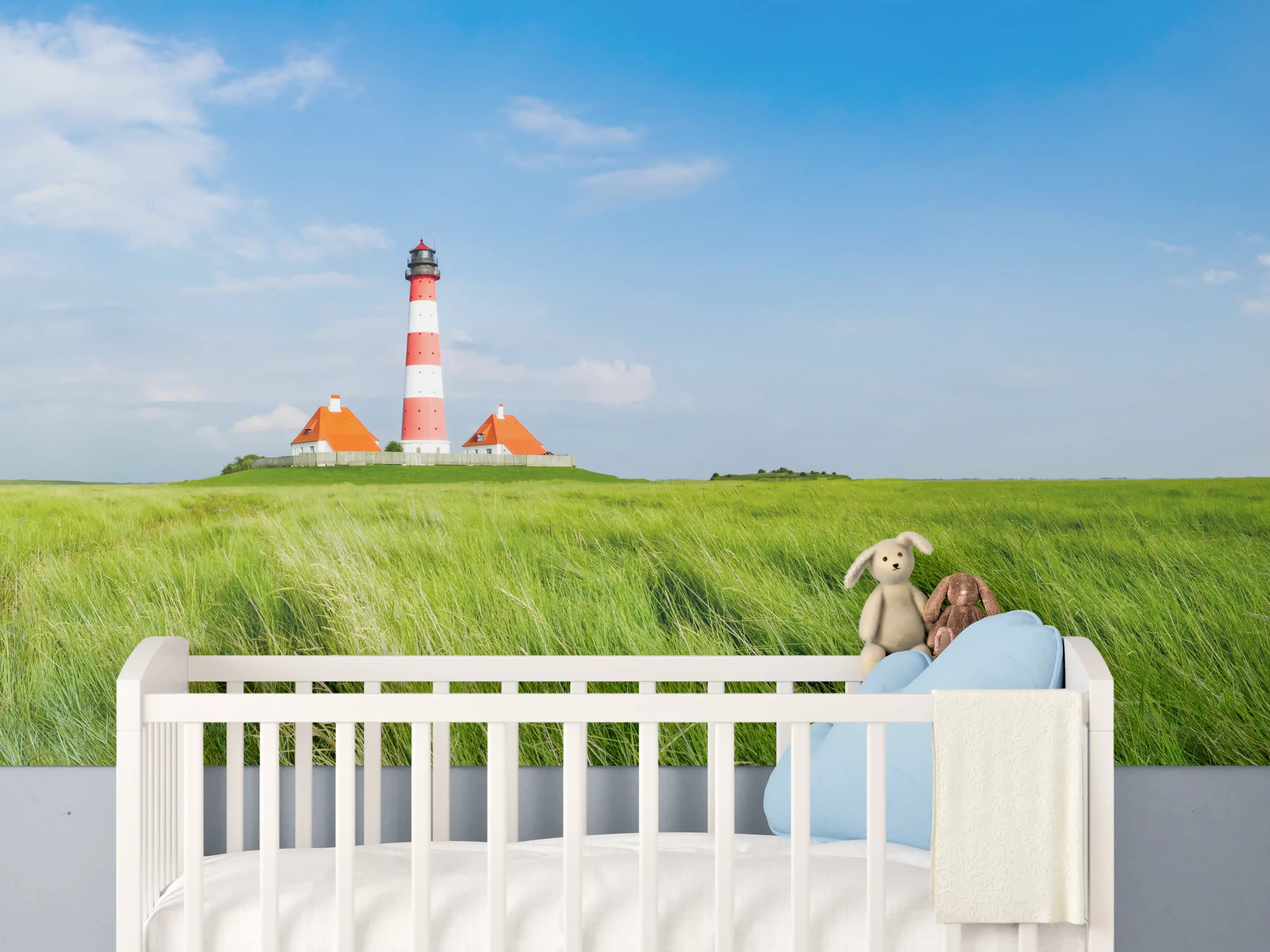 Babyzimmer Wandgestaltung - Leuchtturm in der grünen Landschaft