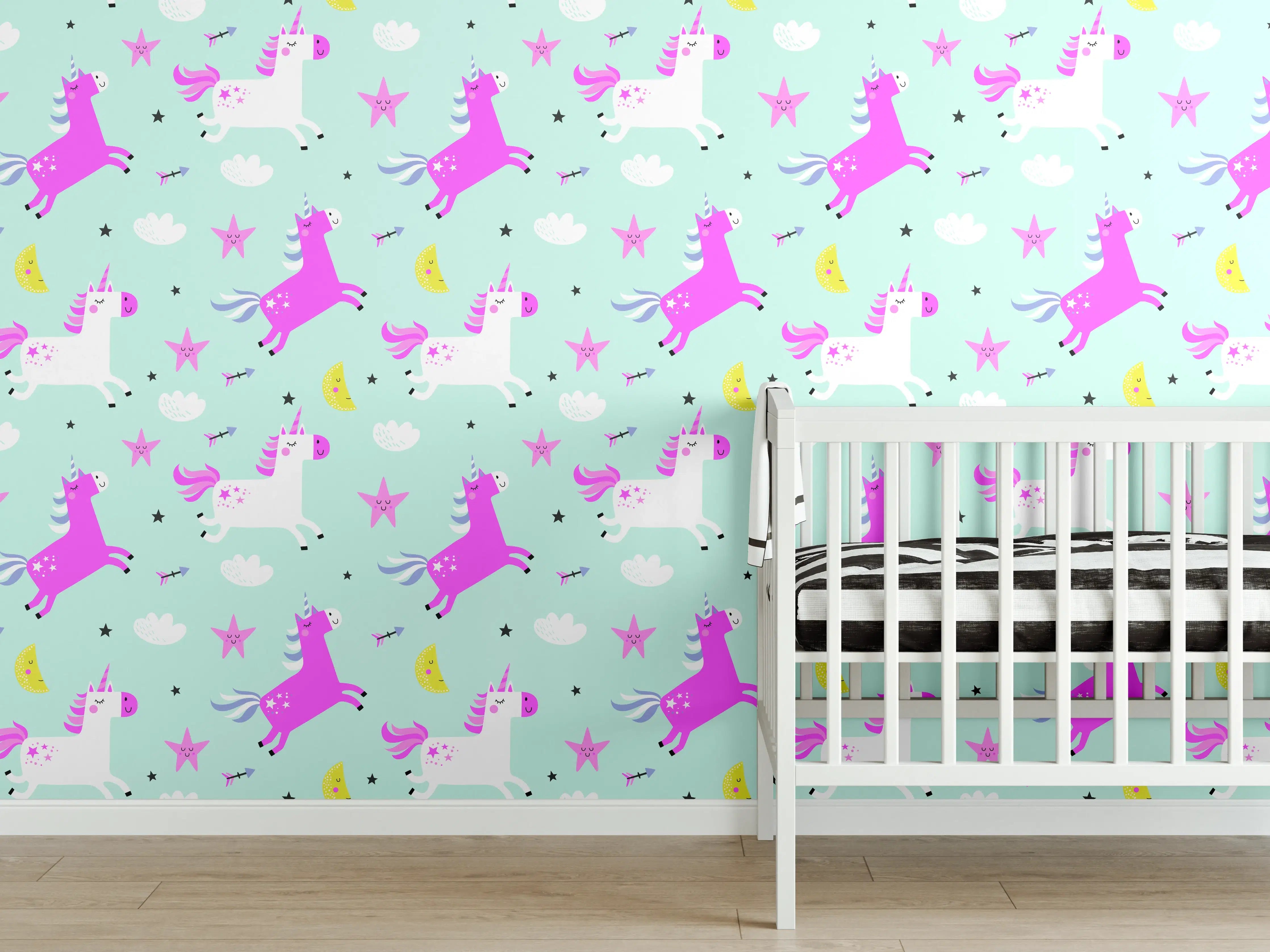 Babyzimmer Wandgestaltung - Liebevolle Einhorn-Wolken-Kombination