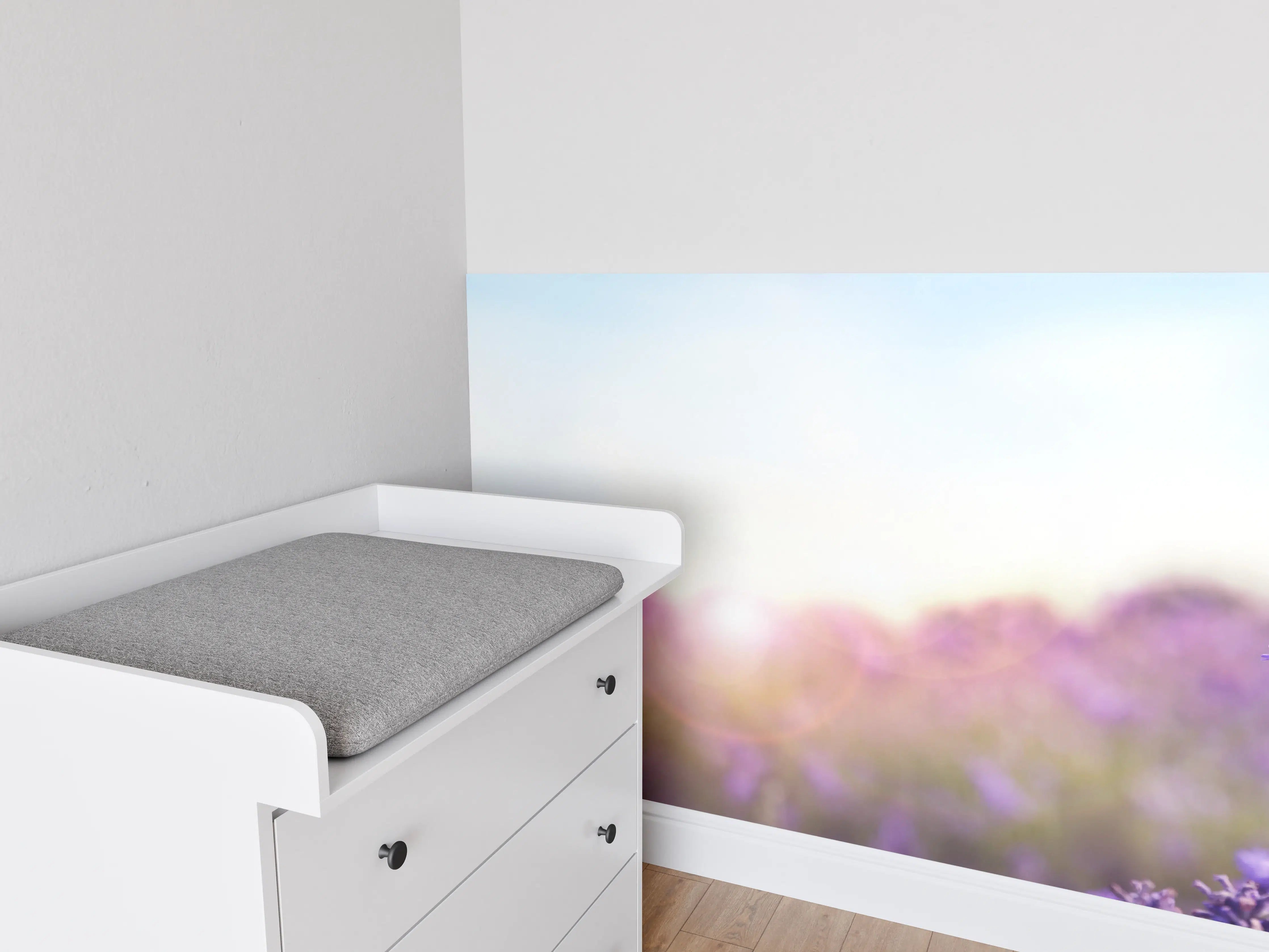 Babyzimmer Wandgestaltung - Lila Lavendelfeld im Morgenlicht