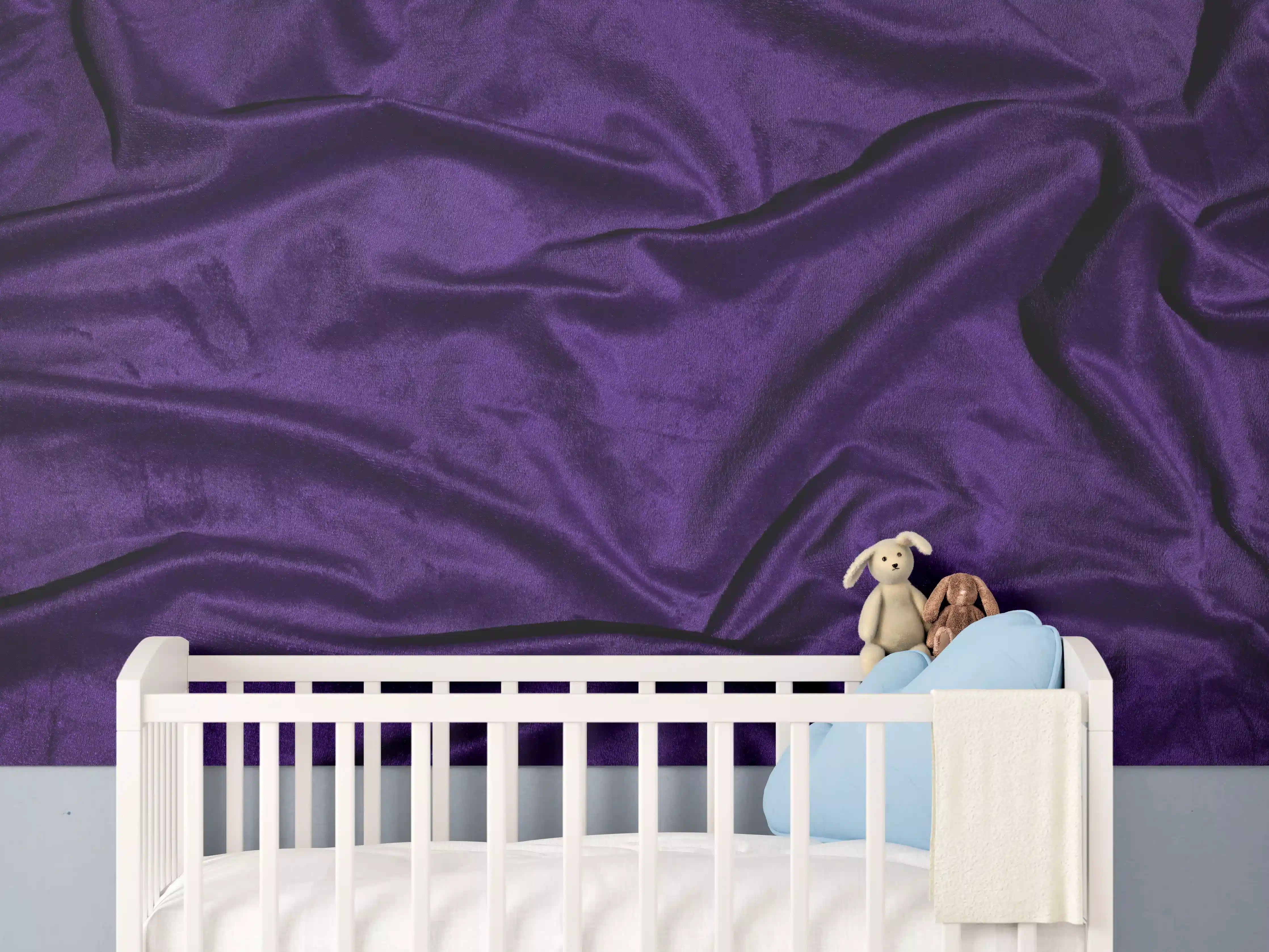 Babyzimmer Wandgestaltung - Lila Satin Seide