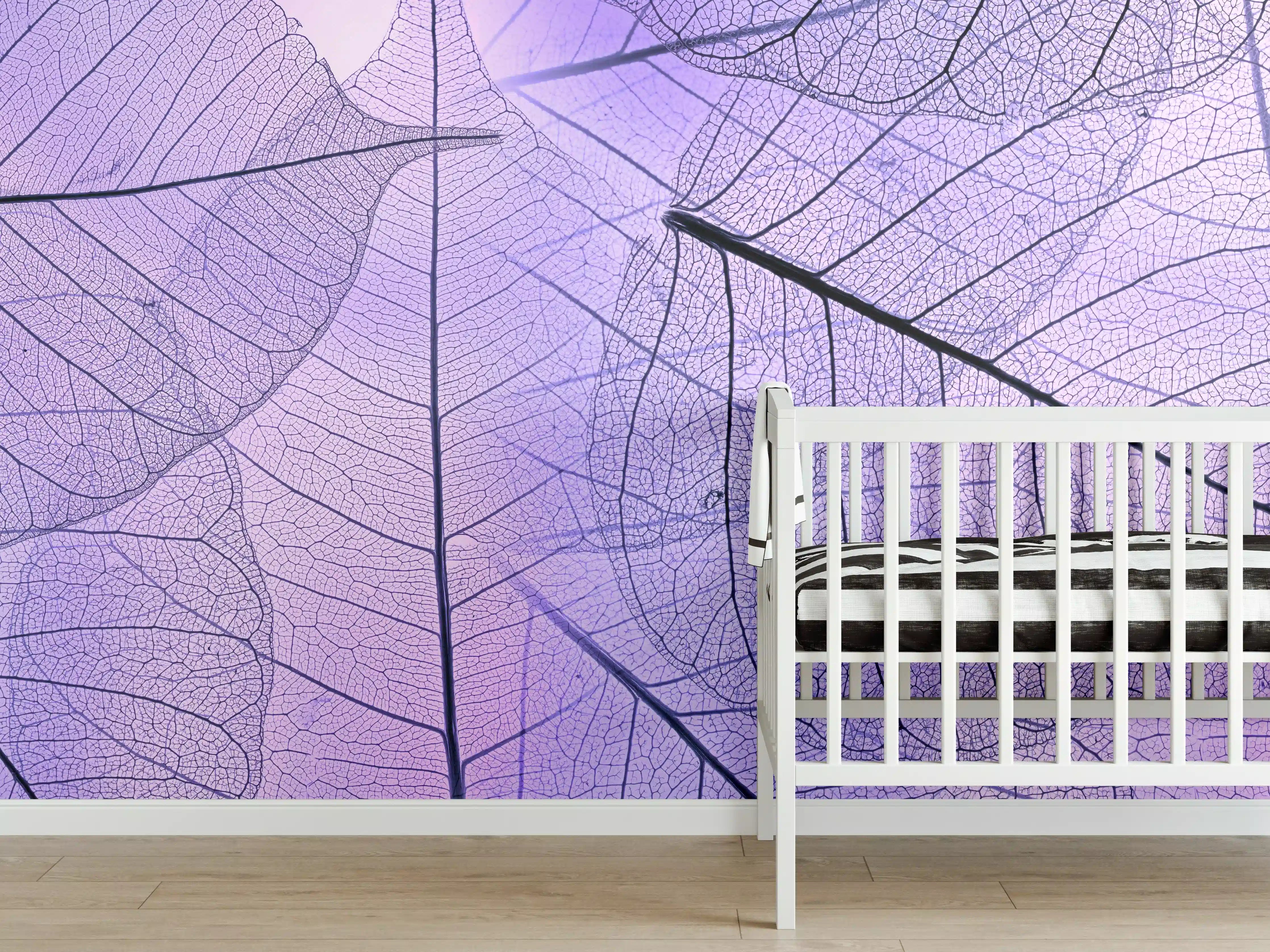 Babyzimmer Wandgestaltung - Lila Schattierung Blattstruktur