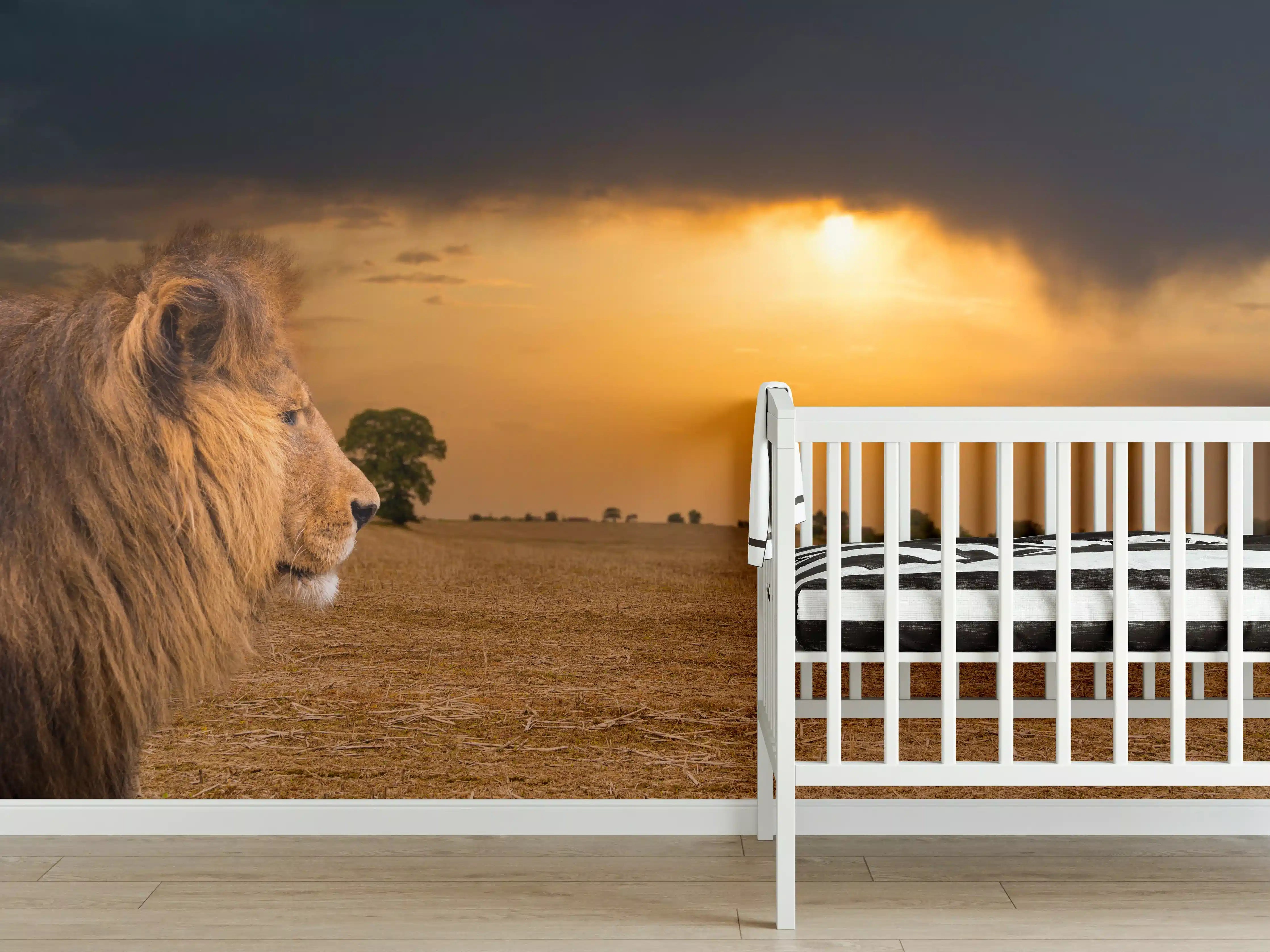 Babyzimmer Wandgestaltung - Löwe in Steppe im Sonnenuntergang