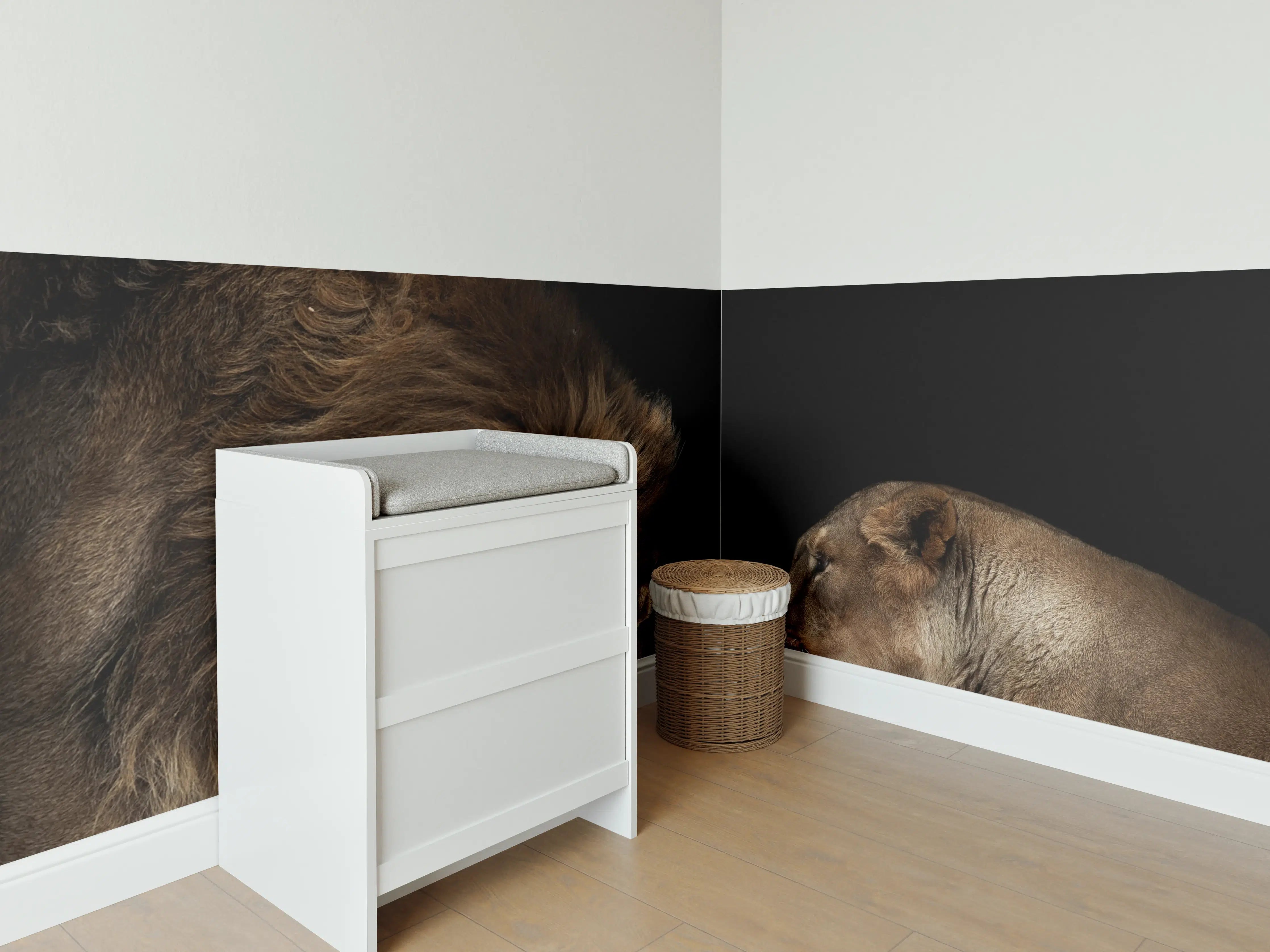 Babyzimmer Wandgestaltung - Löwe und Löwin gegenüber - Porträt