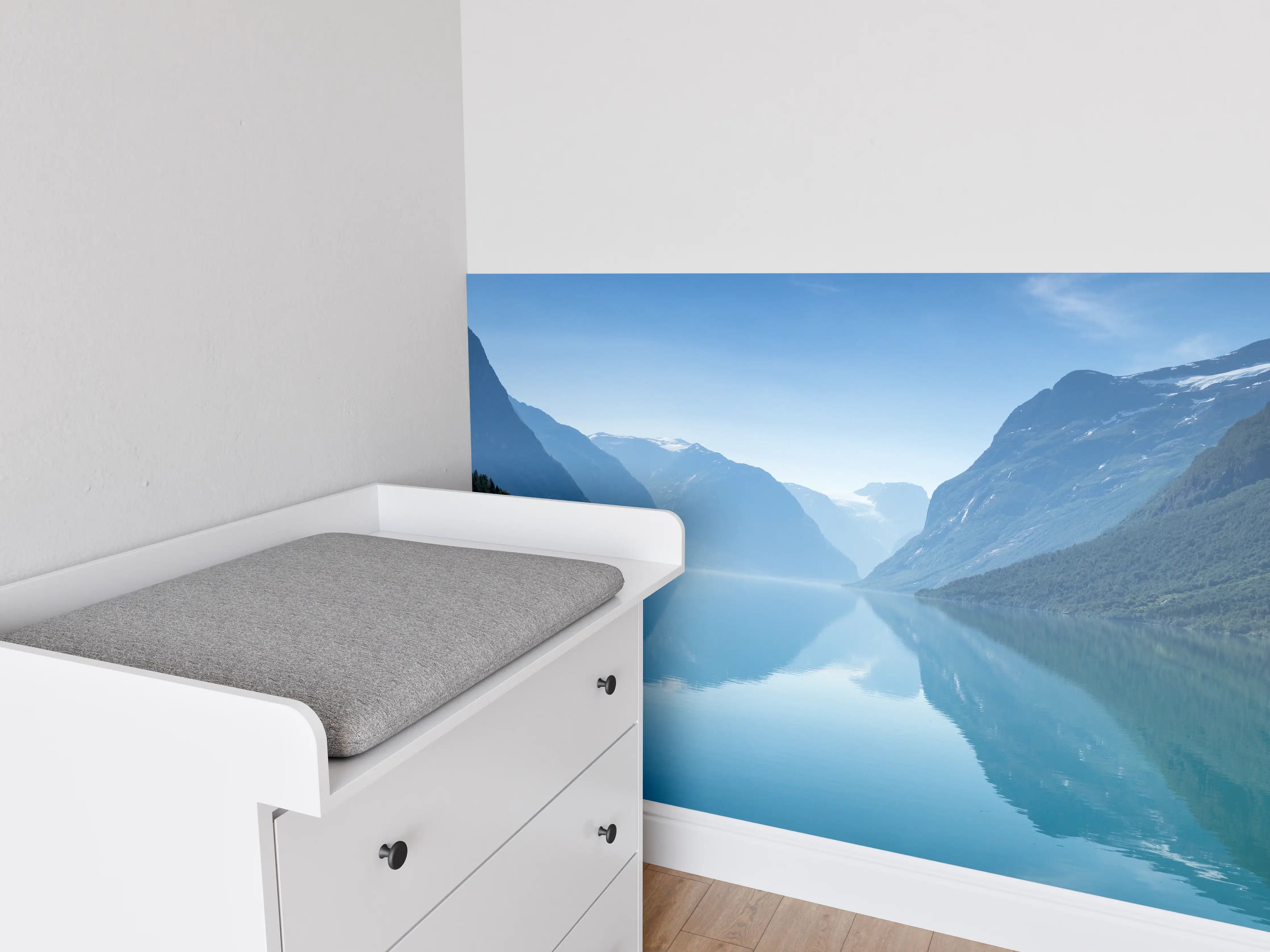 Babyzimmer Wandgestaltung - Lovatnet See - Norwegen