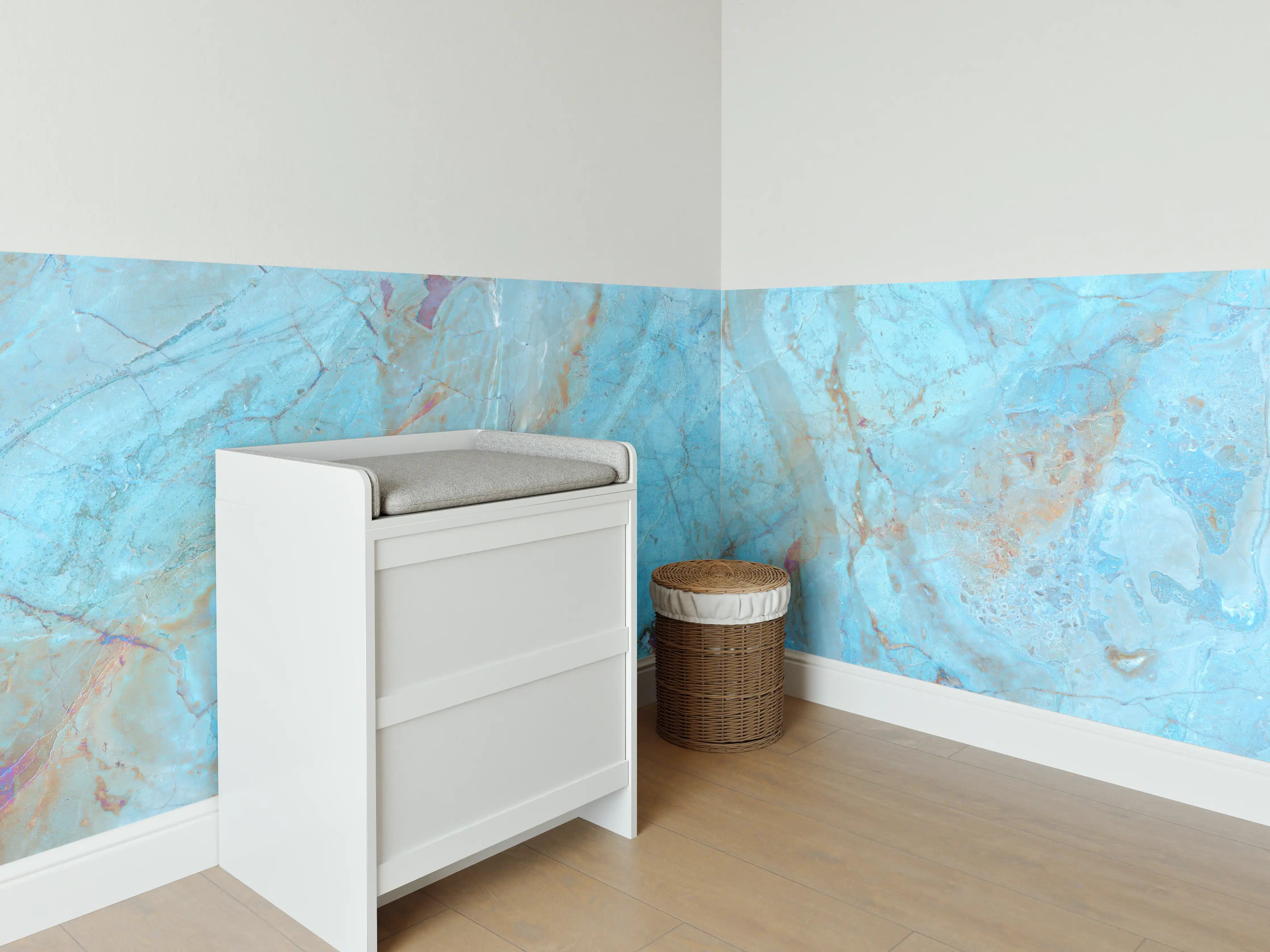 Babyzimmer Wandgestaltung - Luxuriöser Onyxmarmor in Aqua Tone